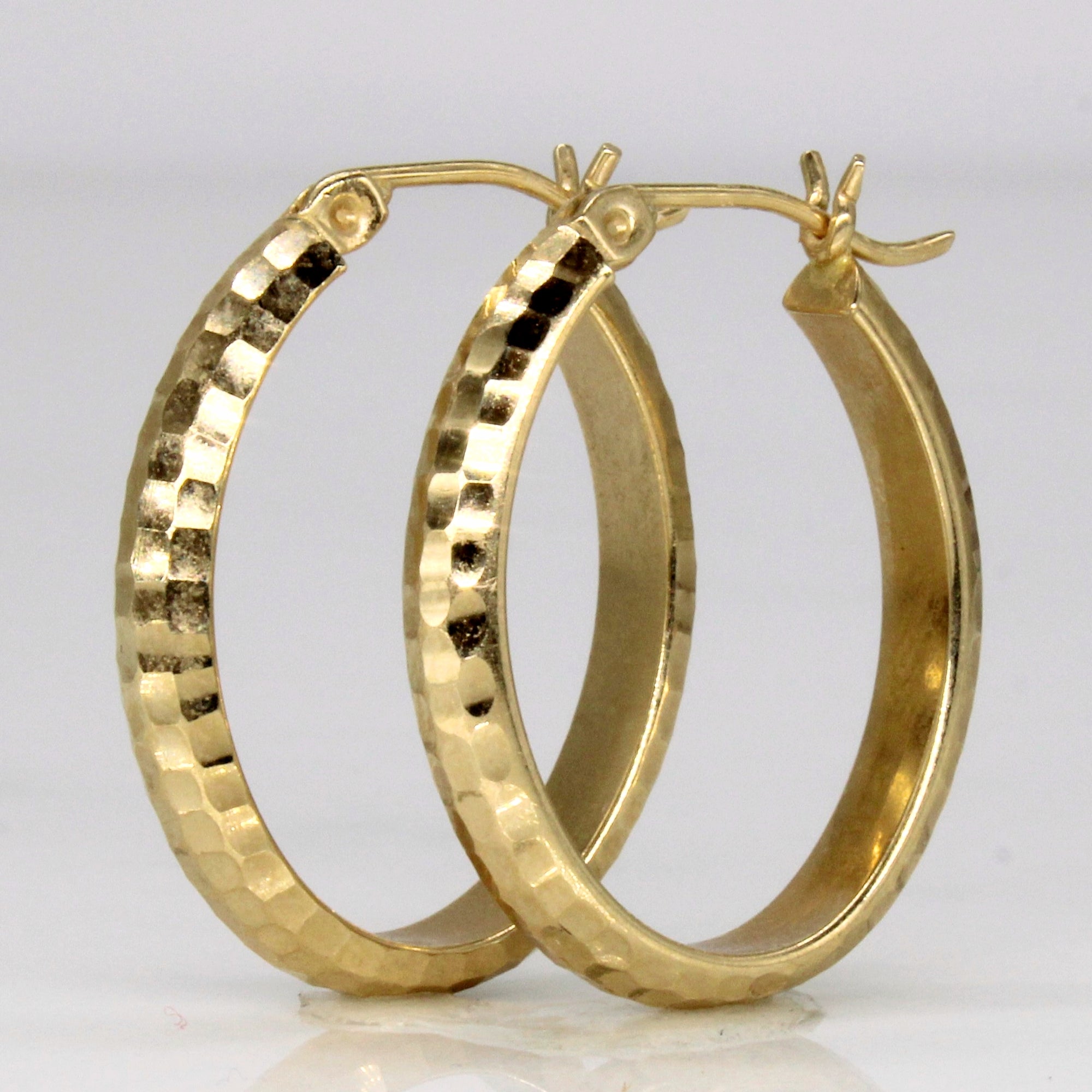 14k Yellow Gold Oval Hoop Earrings