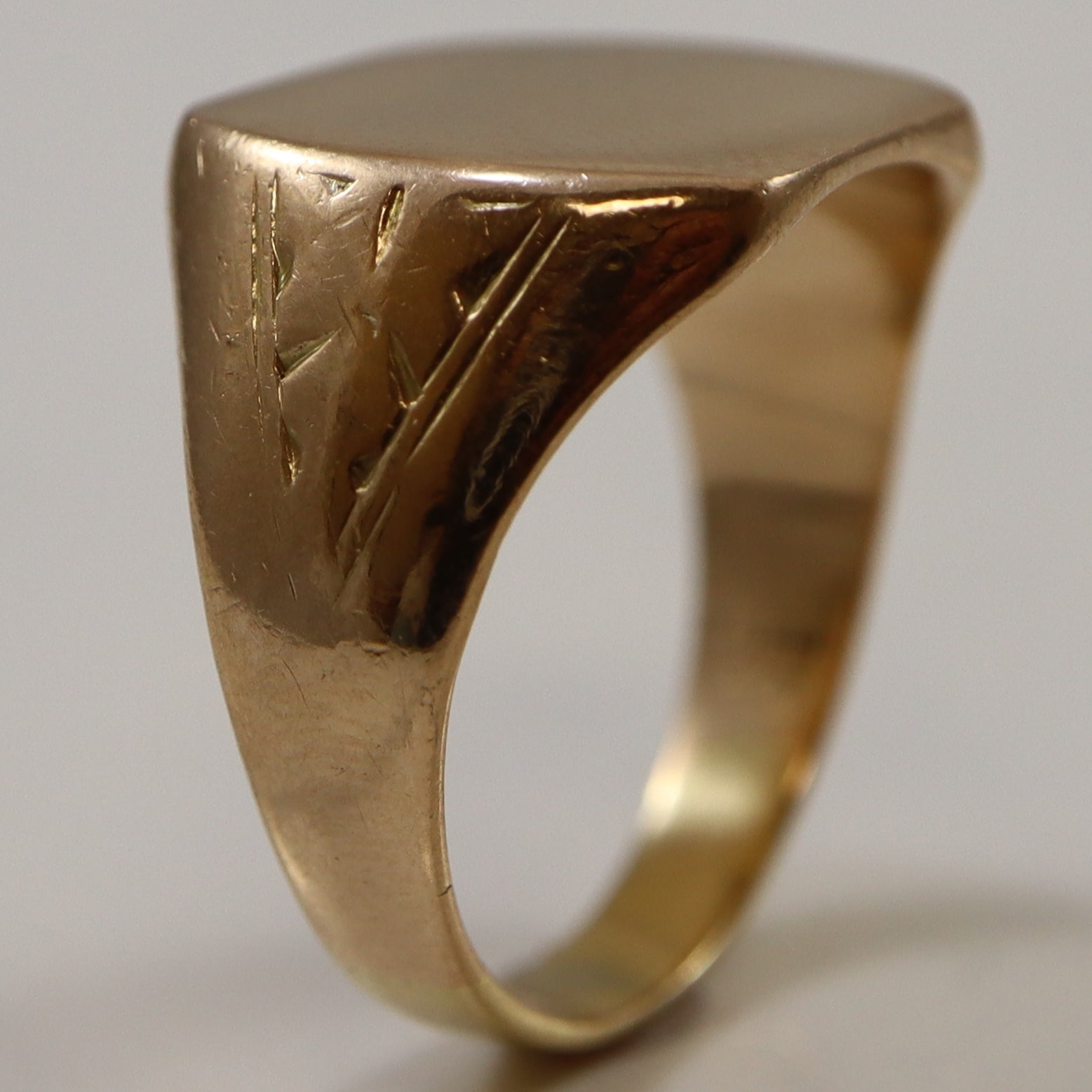 Mid Century Yellow Gold Signet Ring | SZ 10.25 |