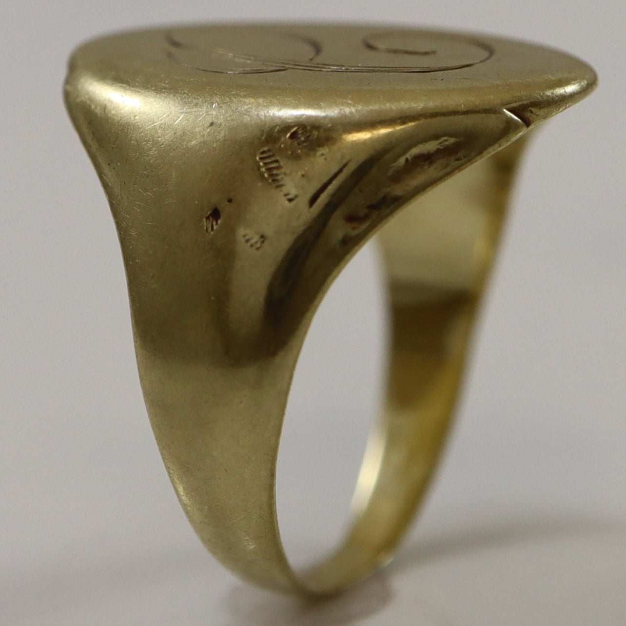 Initial 'C' Signet Ring | SZ 6.75 |