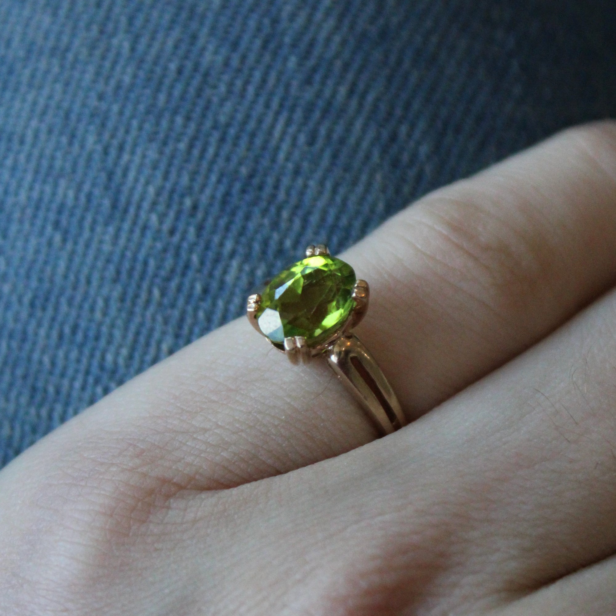 Solitaire Peridot Cocktail Ring | 2.10ct | SZ 5.5 |