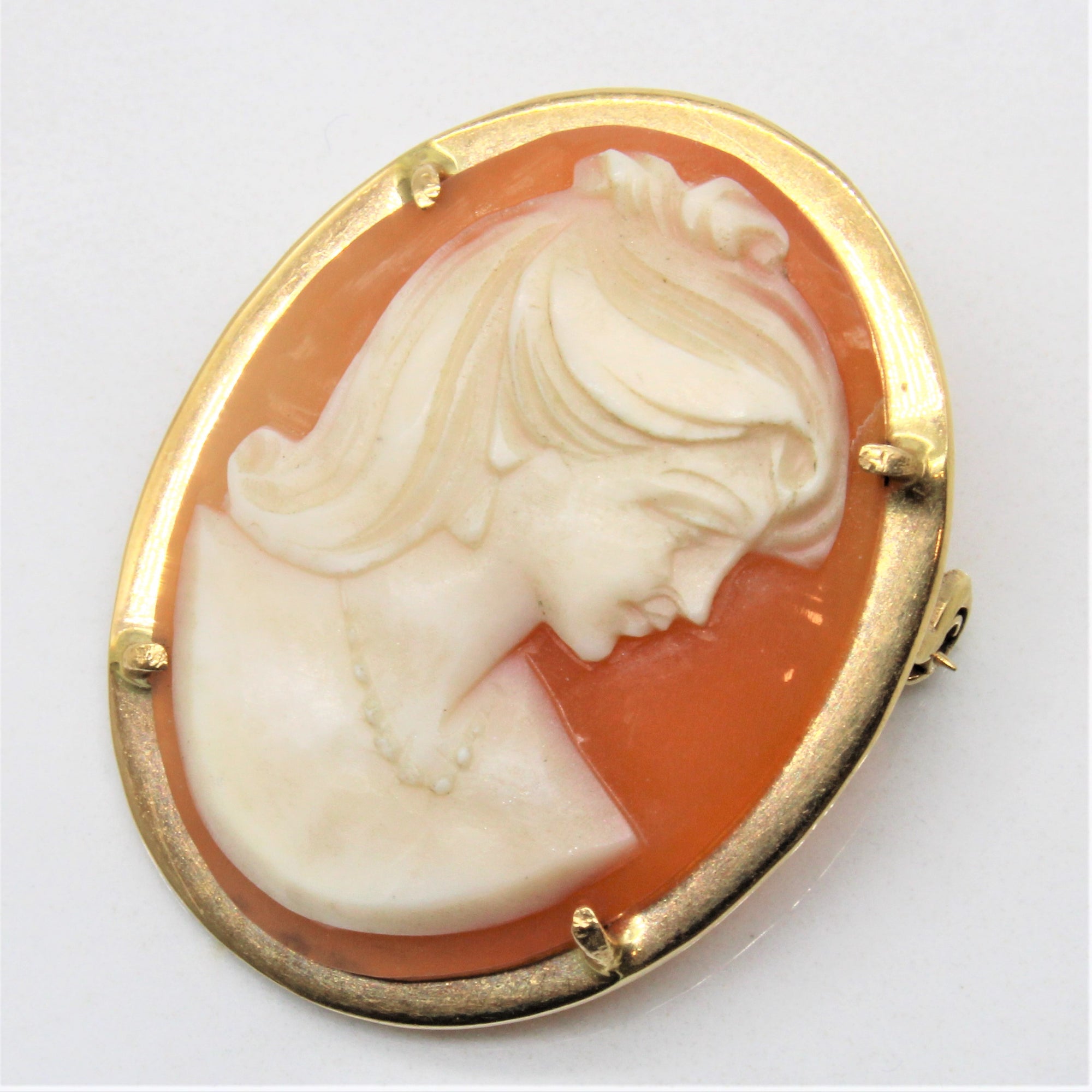 Shell Cameo Brooch |