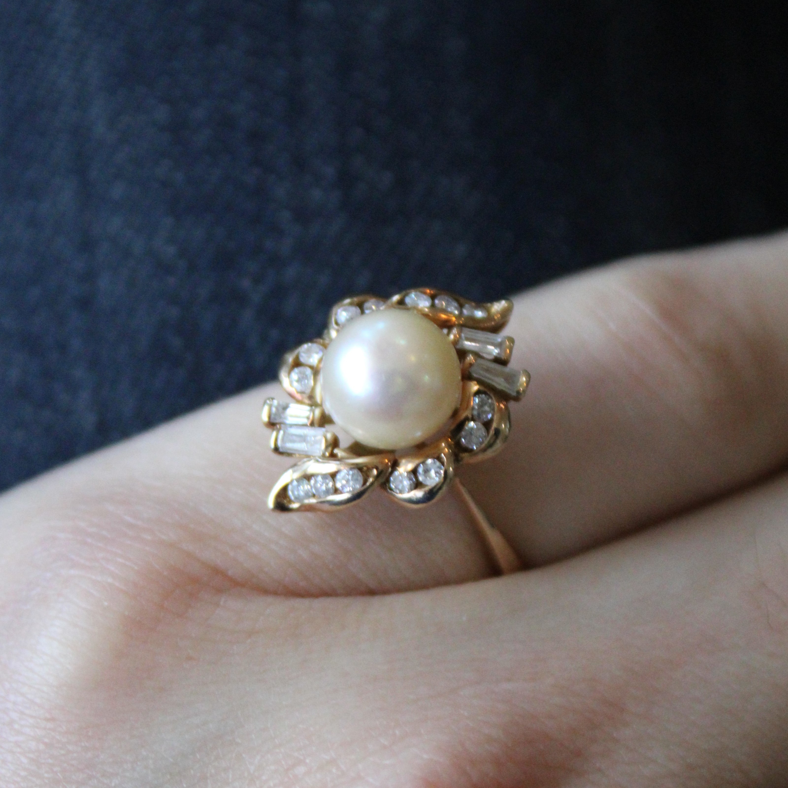 Pearl & Diamond Cocktail Ring | 0.33ctw | SZ 6.5 |