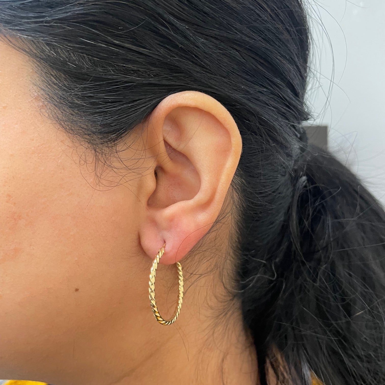 Twisted Pattern Hoop Earrings