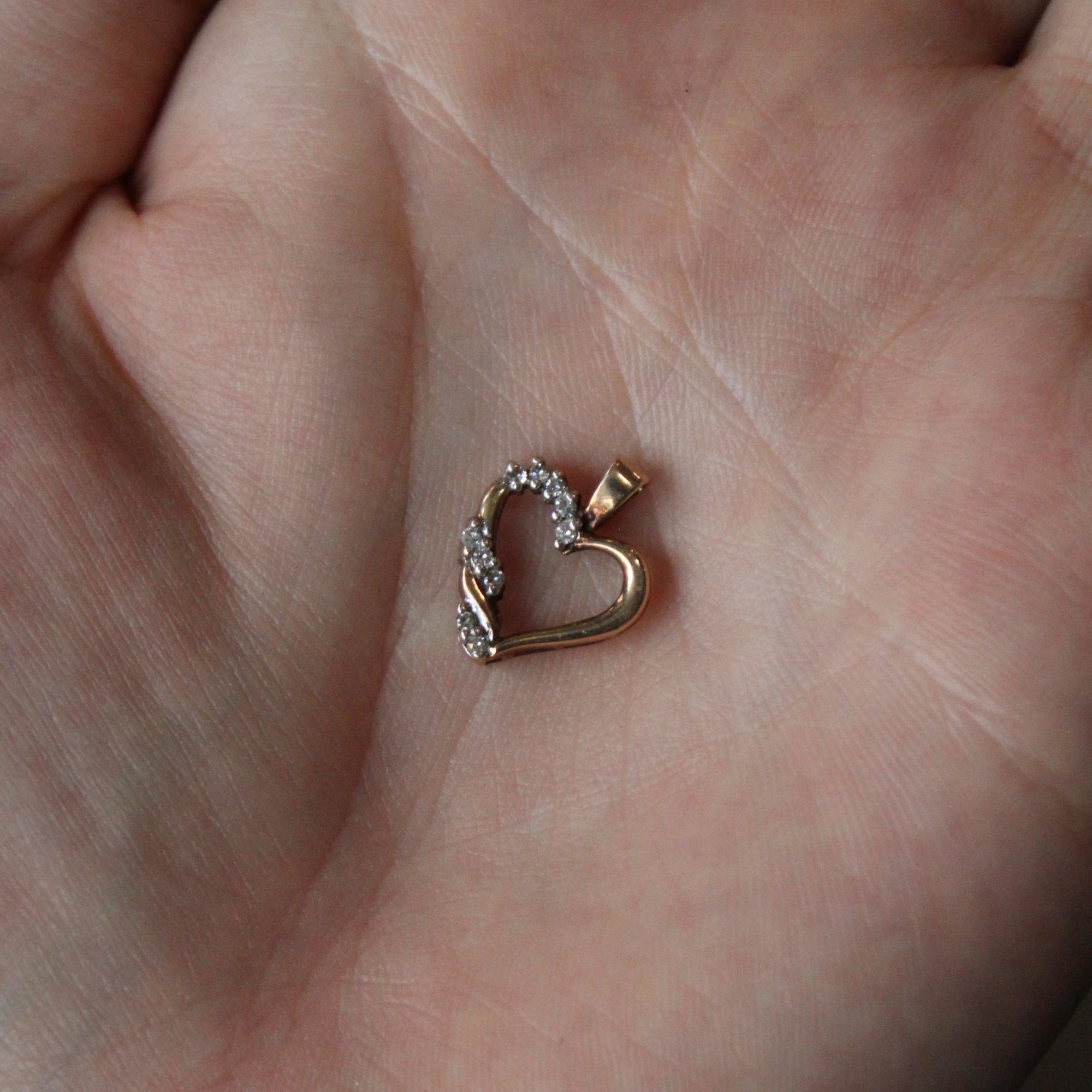 Diamond Twist Heart Pendant | 0.06ctw |