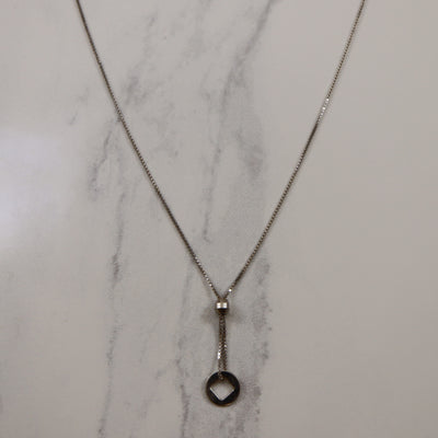 18k White Gold Lariat Style Necklace | 17