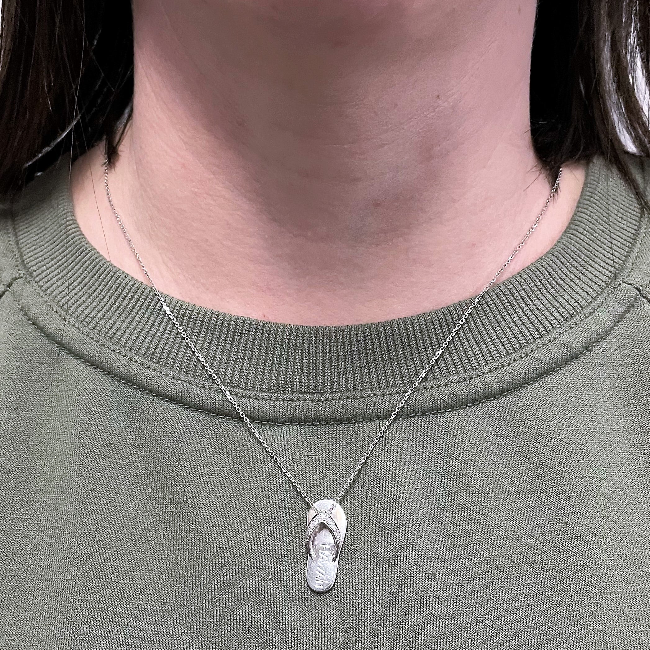 Hawaiian Diamond Flip Flop Necklace | 0.07ctw | 18" |