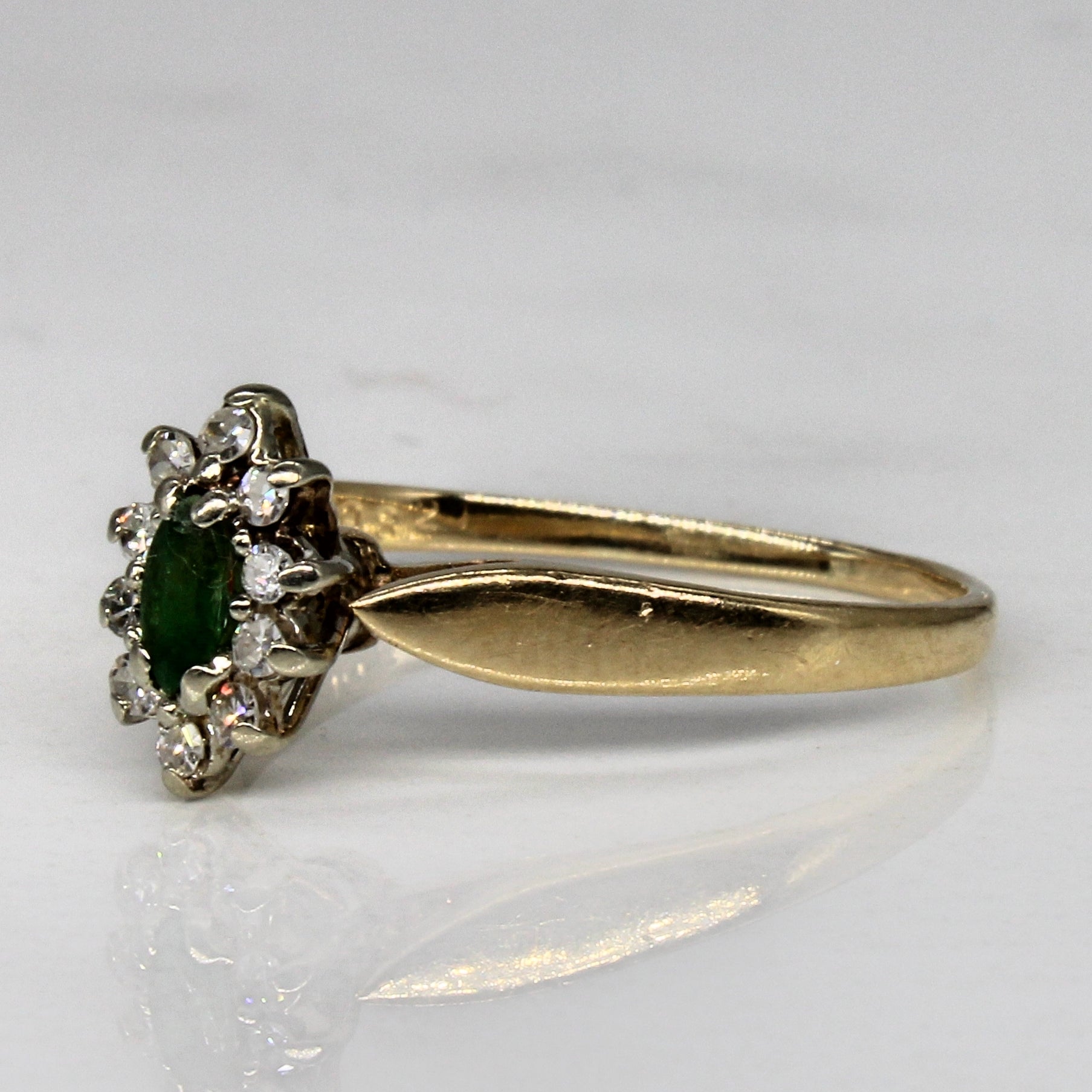 Diamond & Emerald Cluster Ring | 0.10ctw, 0.07ct | SZ 6.5 |