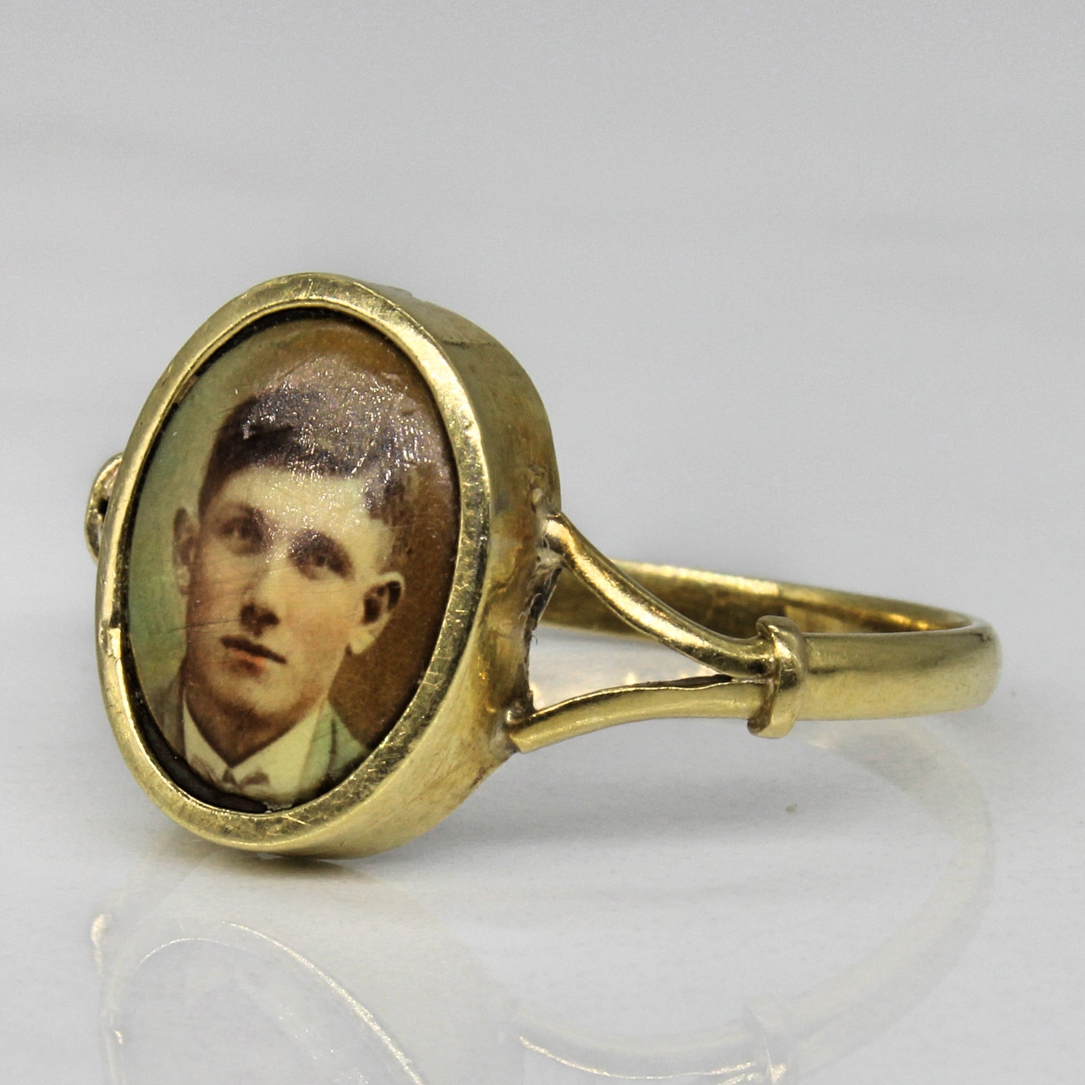 Vintage Portrait Ring | SZ 8.5 |