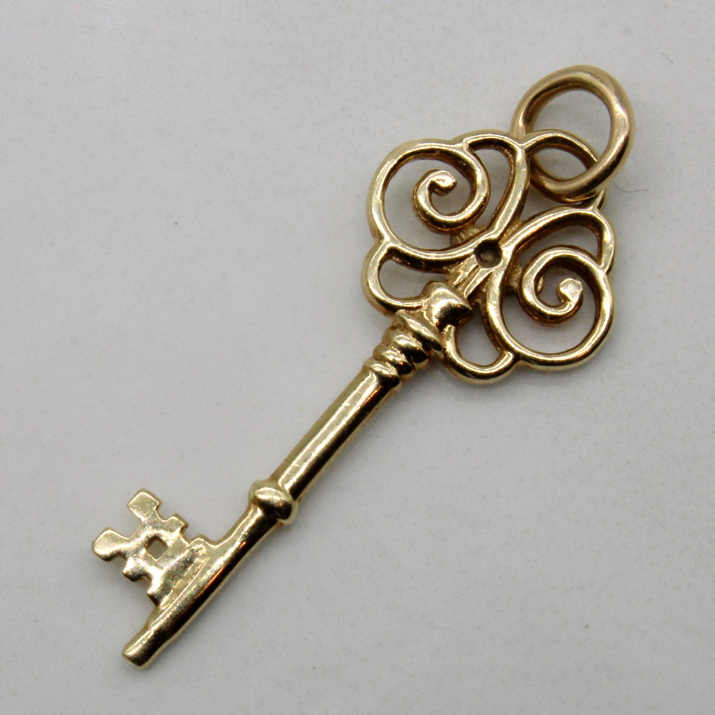 Diamond Antique Key Pendant | 0.02ct |