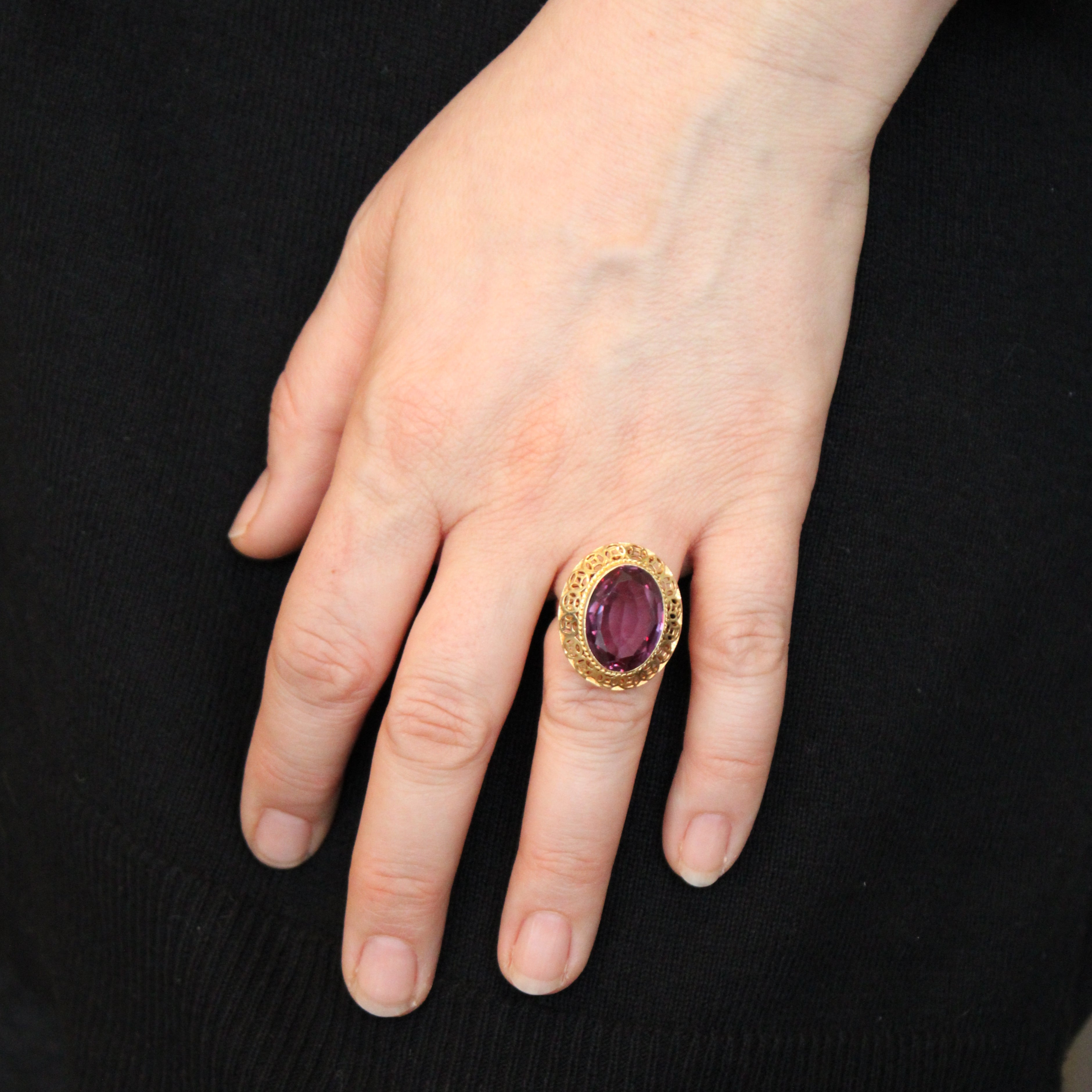 Synthetic Colour Change Sapphire Cocktail Ring | 12.50ct | SZ 7 |