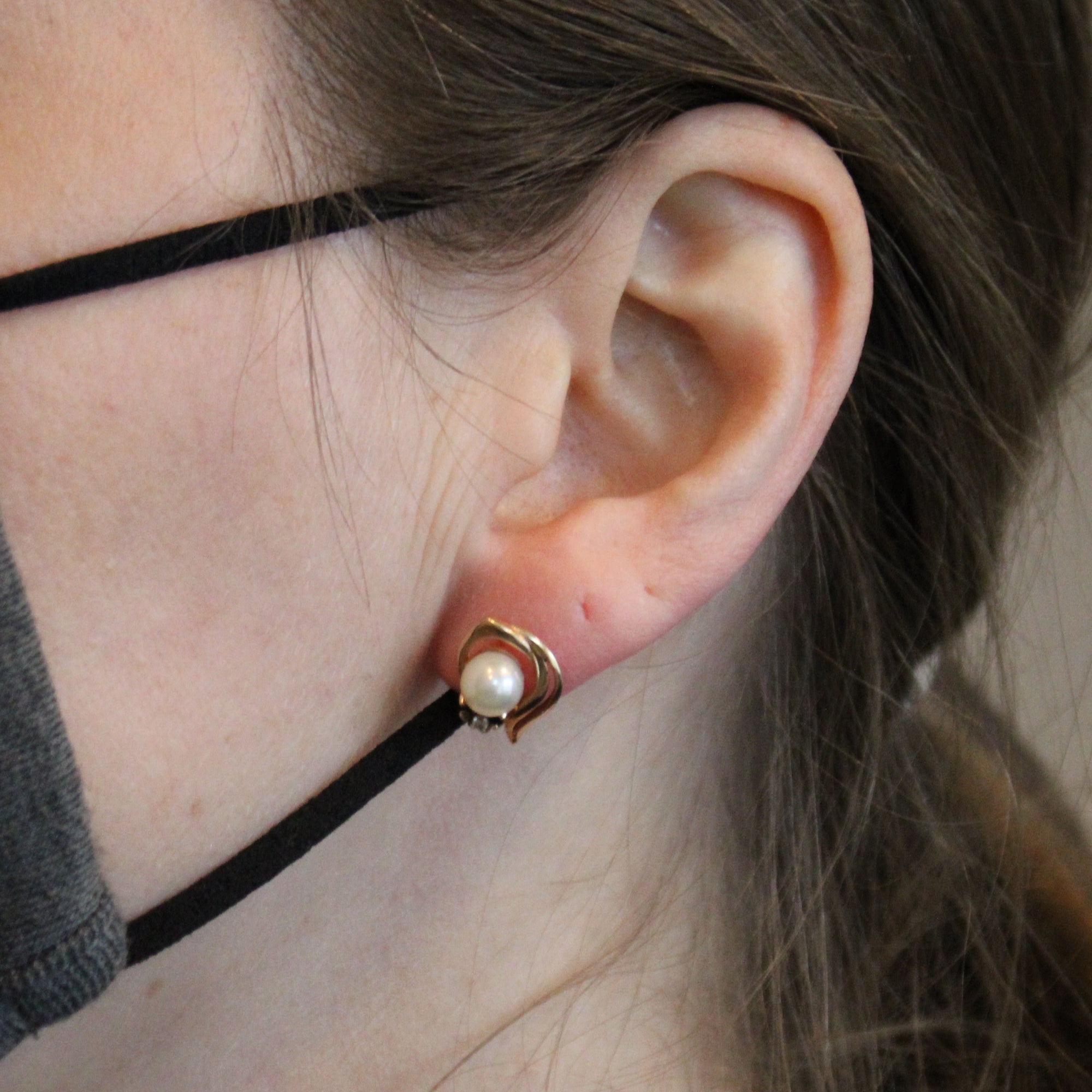 Pearl & Sapphire Stud Earrings | 0.08ctw, 0.03ctw |