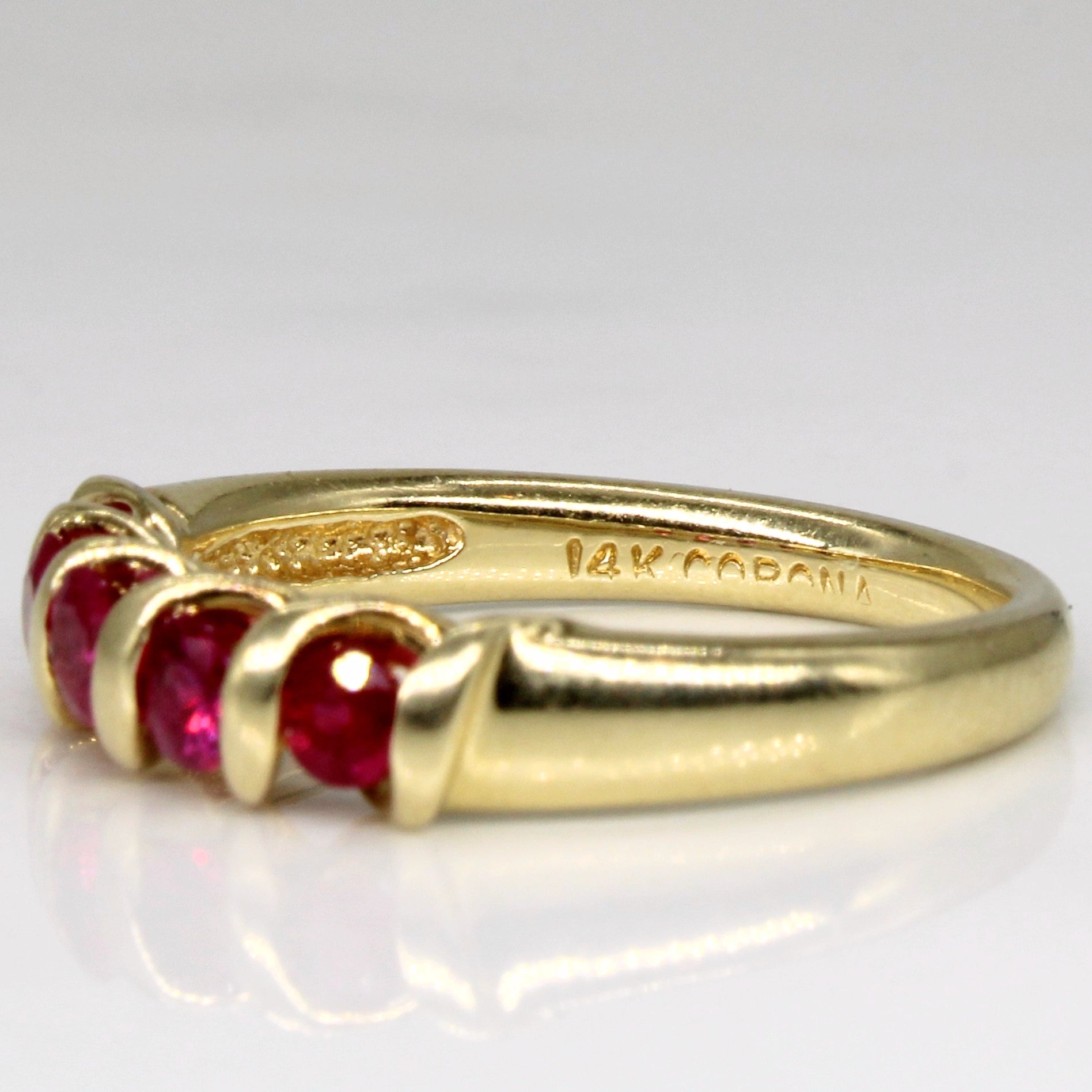 Bague cinq rubis synthétiques | 0,60 ct au total | Taille 6,5 | 