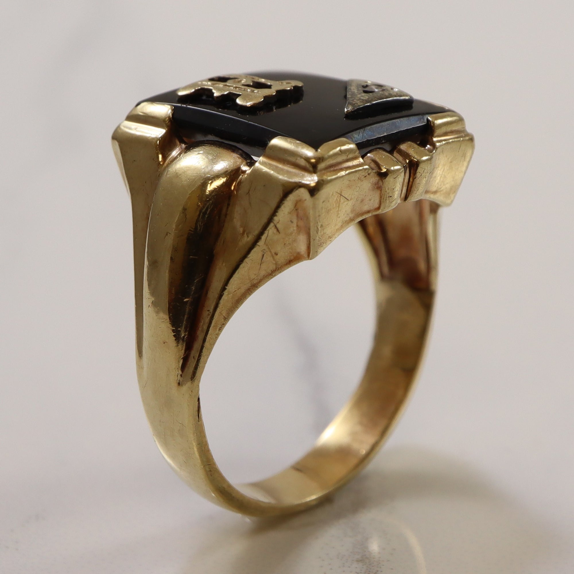 Initial 'H' Onyx & Diamond Ring | 5.00ct, 0.01ct | SZ 9.5 |
