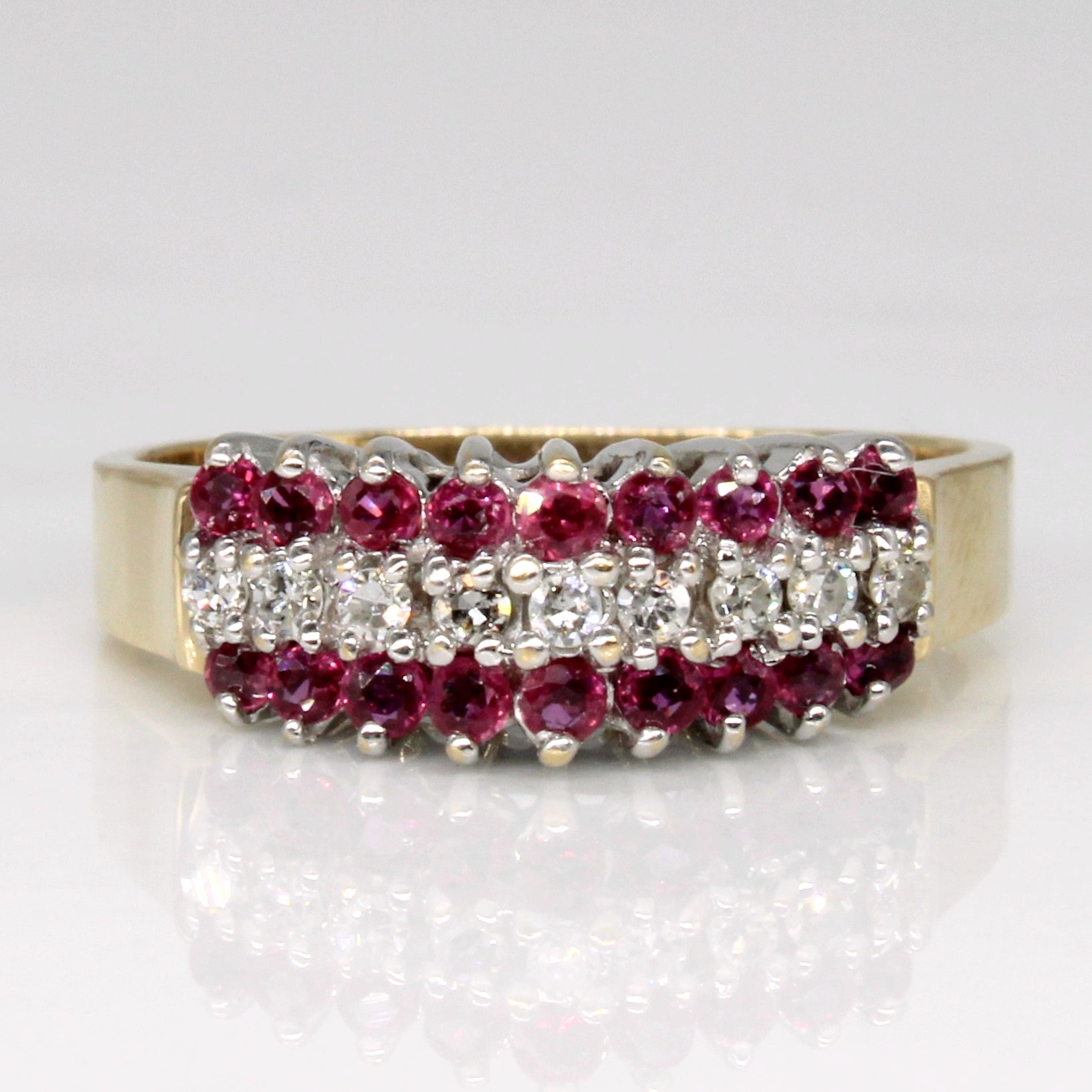 Bague sertie de rubis et de diamants | 0,27 ct, 0,09 ct | Taille 6,5 | 