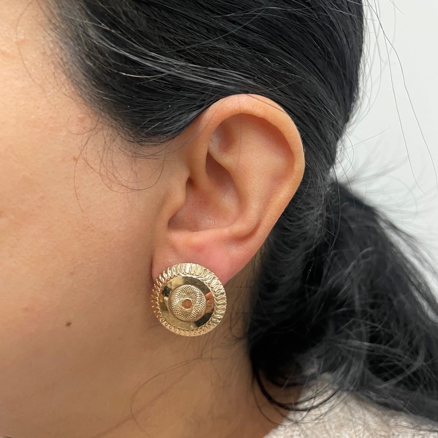 Gold Disc Swirl Earrings |