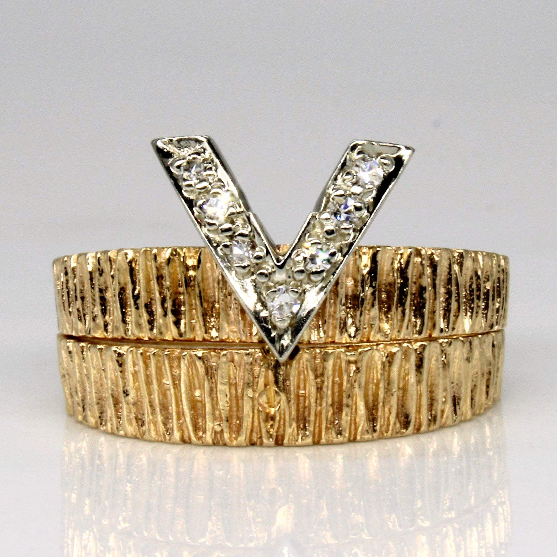 Diamond 'V' Initial Ring | 0.04ctw | SZ 7 |