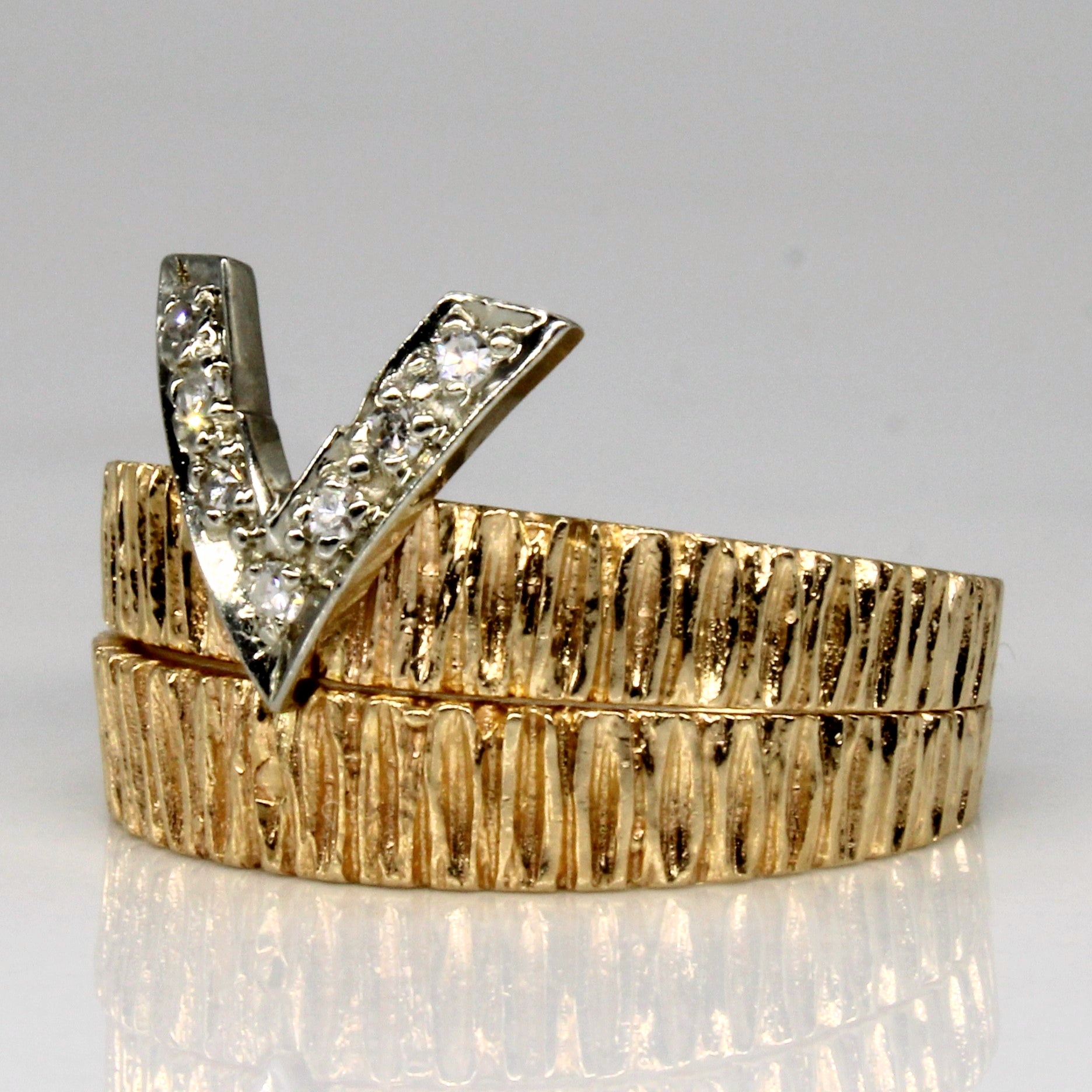 Diamond 'V' Initial Ring | 0.04ctw | SZ 7 |