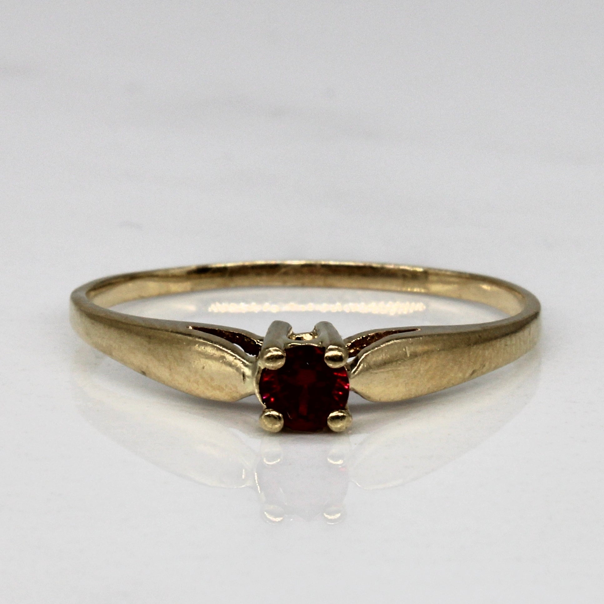 Bague sertie de rubis synthétiques en forme de cathédrale | 0,20 ct | Taille 9 | 