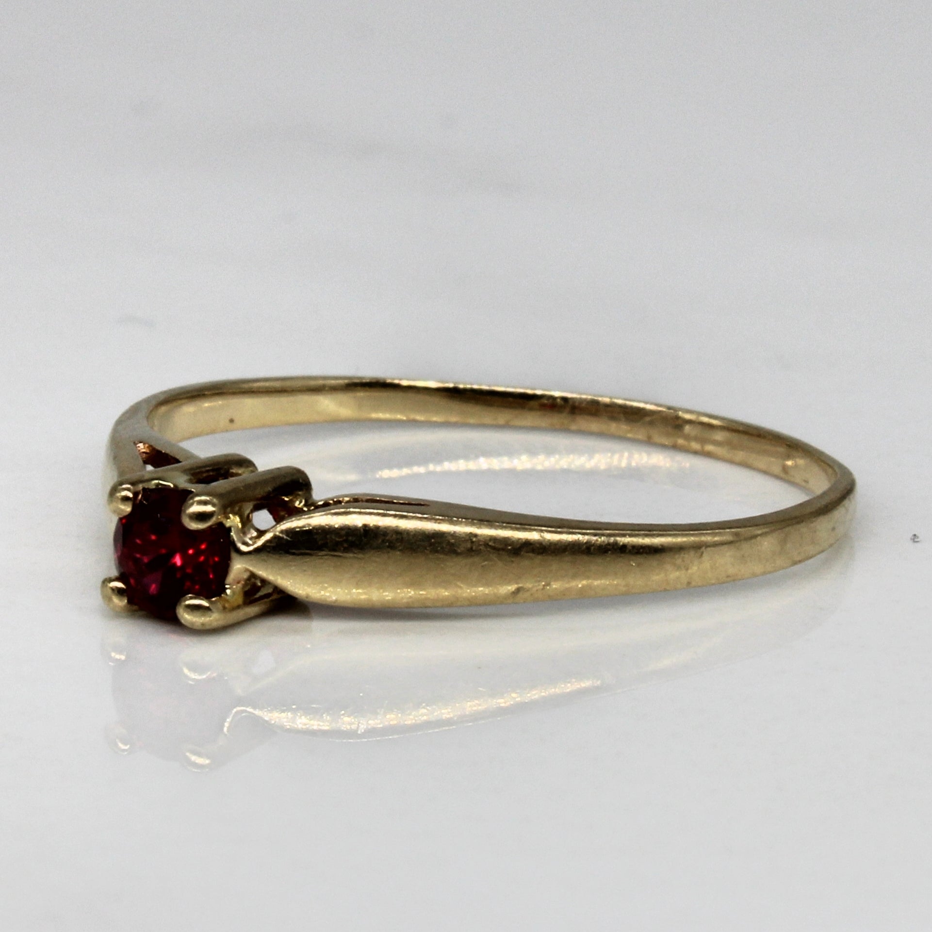 Bague sertie de rubis synthétiques en forme de cathédrale | 0,20 ct | Taille 9 | 