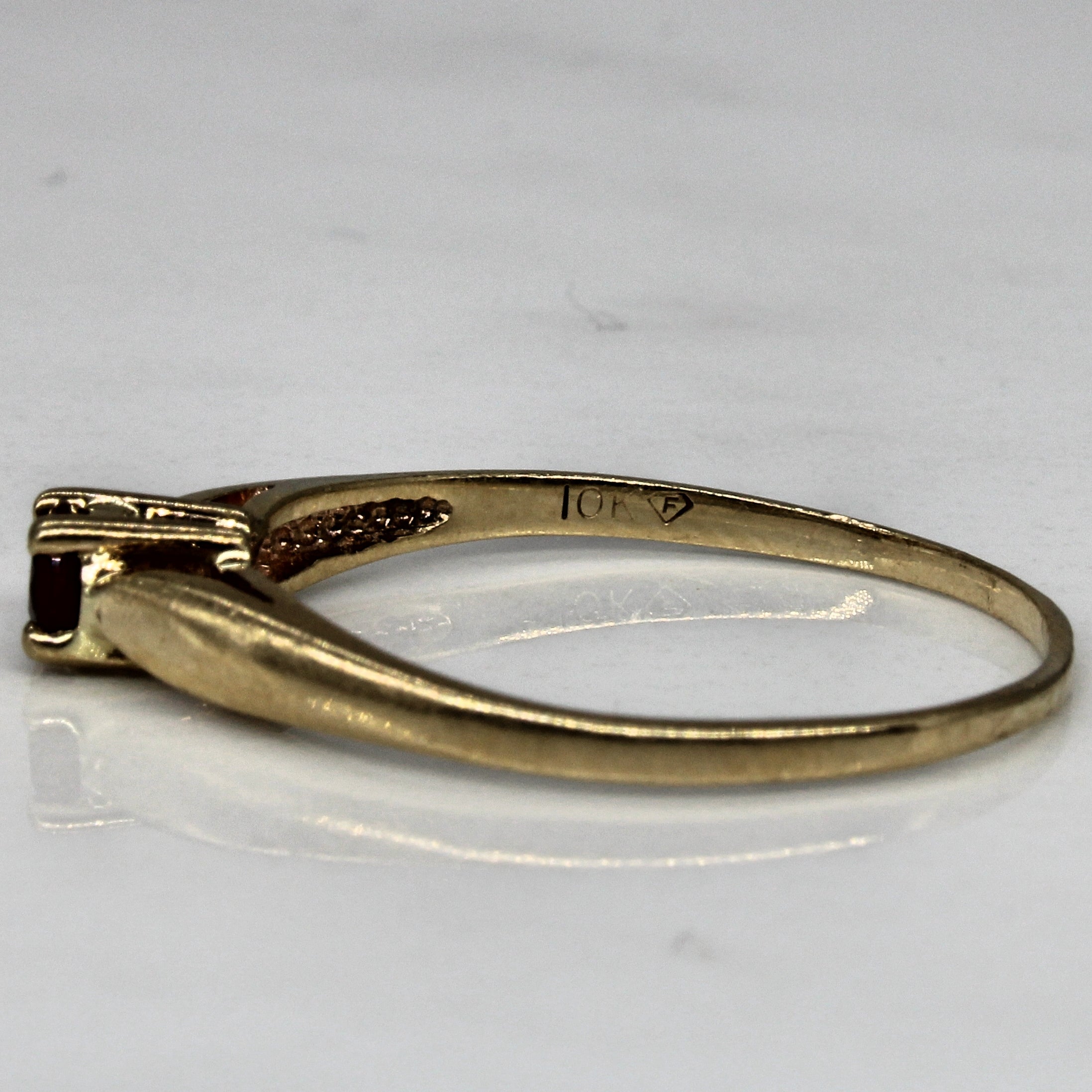 Bague sertie de rubis synthétiques en forme de cathédrale | 0,20 ct | Taille 9 | 