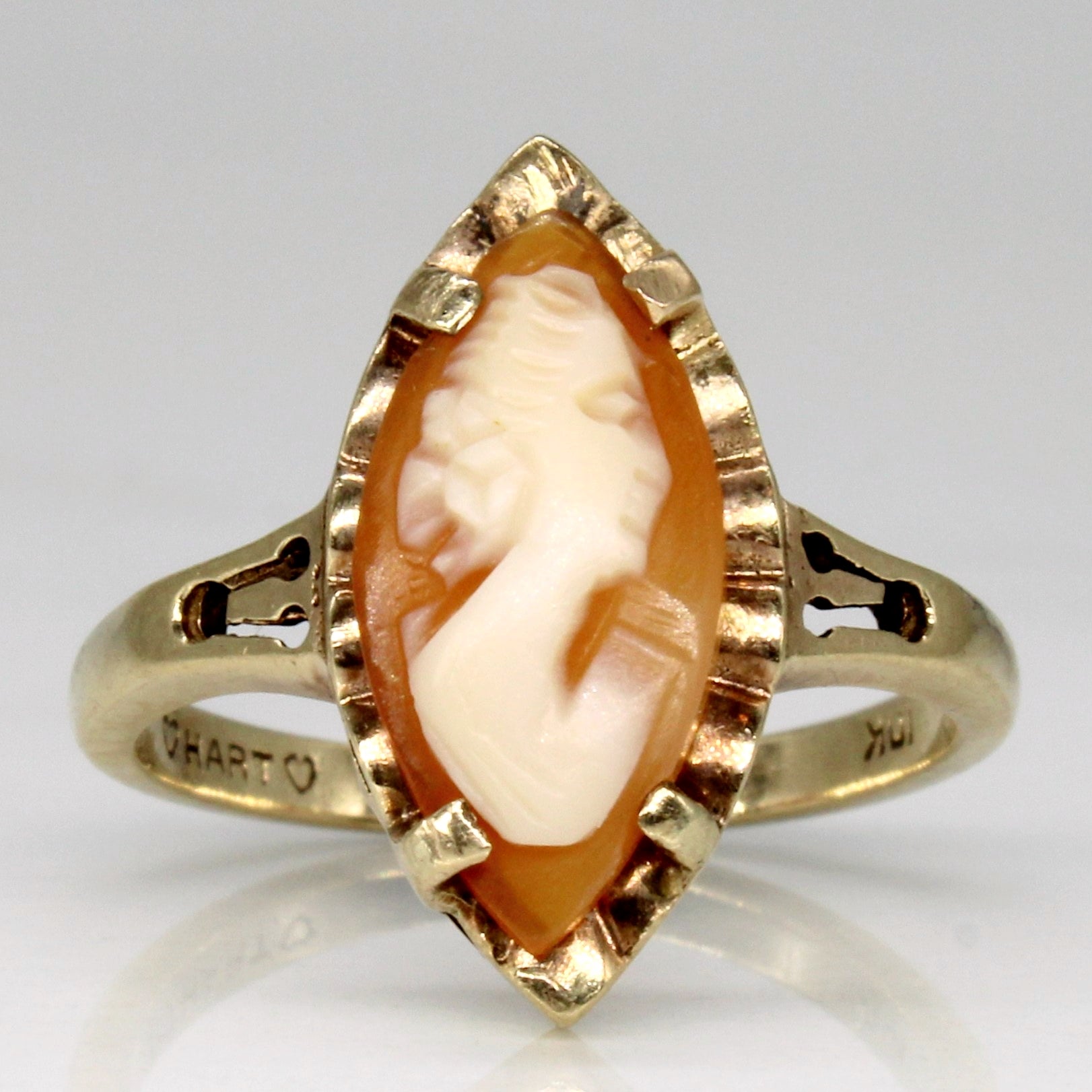 Seashell Cameo Cocktail Ring | 1.40ct | SZ 6 |