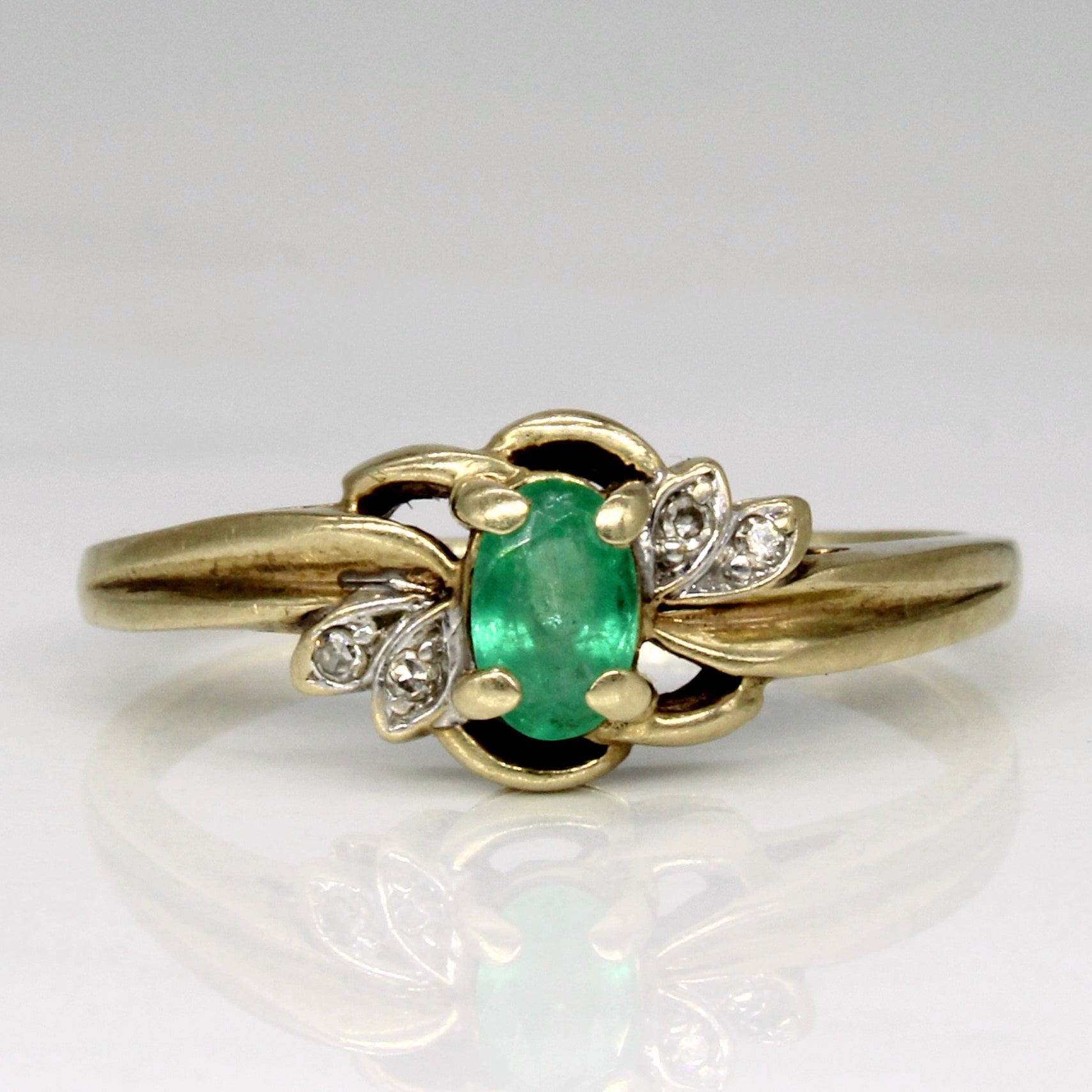 Emerald & Diamond Ring | 0.21ct, 0.02ctw | SZ 6.5 |