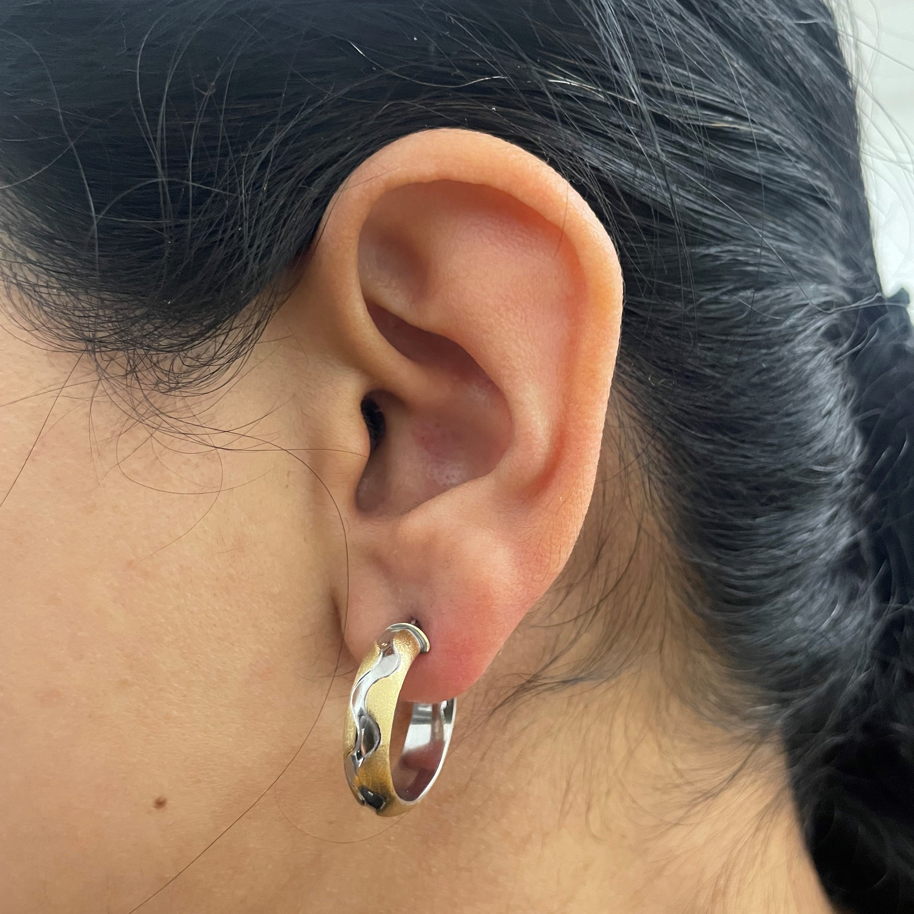 Créoles bicolores à motif tourbillonnant | 