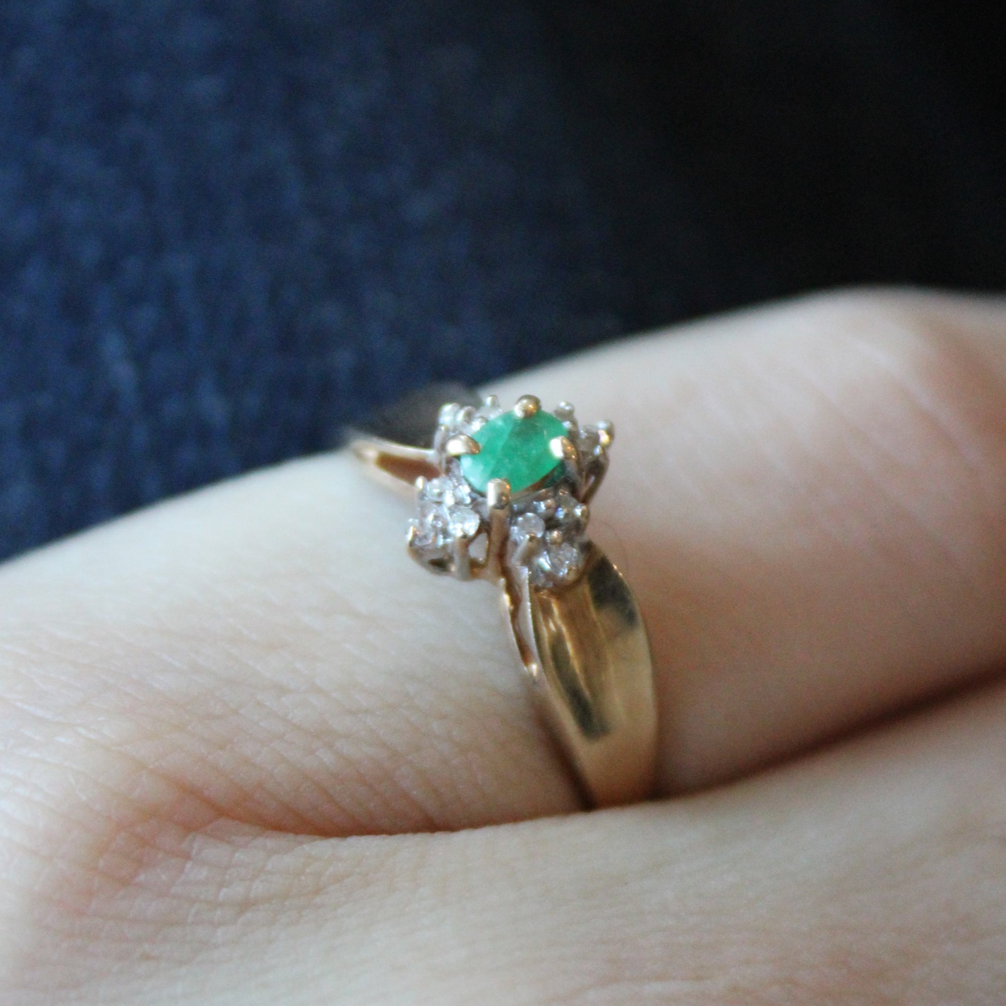Emerald & Diamond Ring | 0.08ct, 0.05ctw | SZ 6.75 |