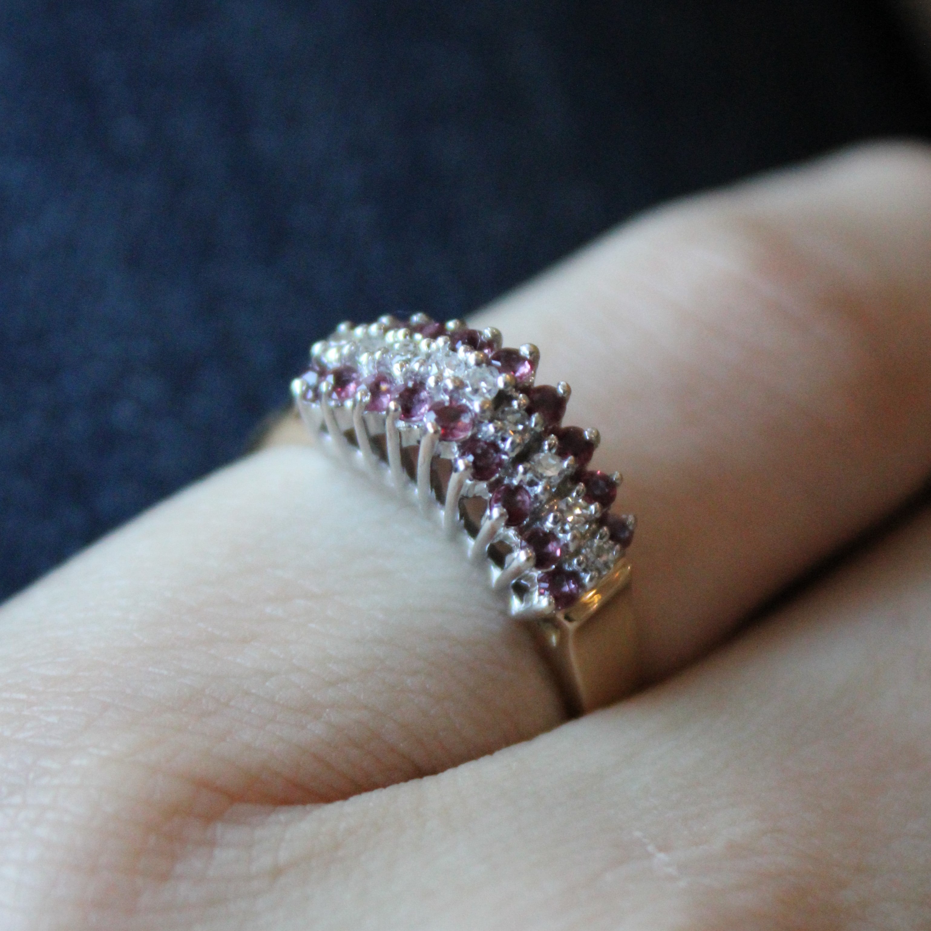 Bague sertie de rubis et de diamants | 0,27 ct, 0,09 ct | Taille 6,5 | 