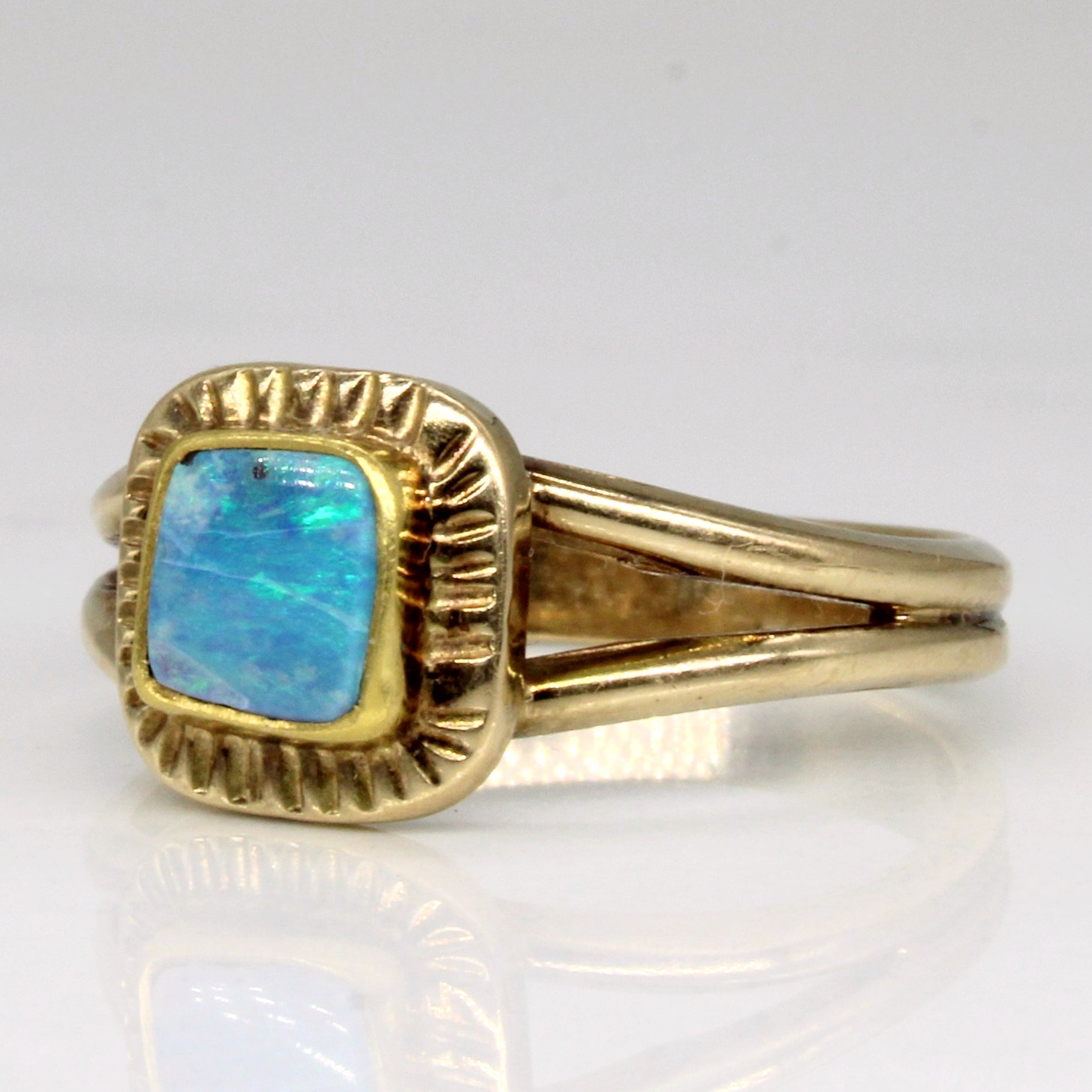 Opal Cocktail Ring | 0.60ct | SZ 7 |