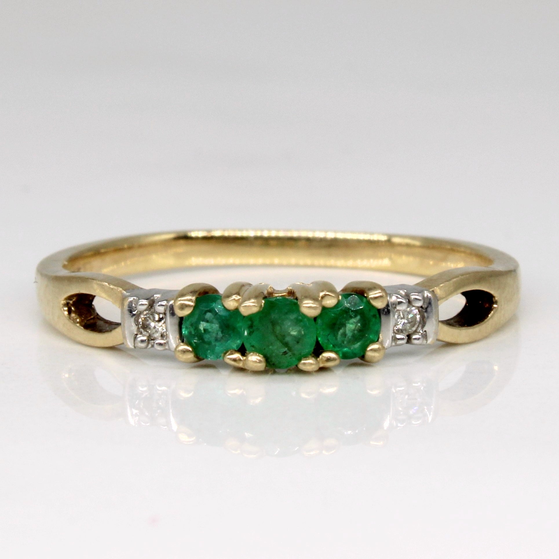 10k Yellow Gold Emerald & Diamond Ring | 0.15ctw, 0.01ctw | SZ 8 |