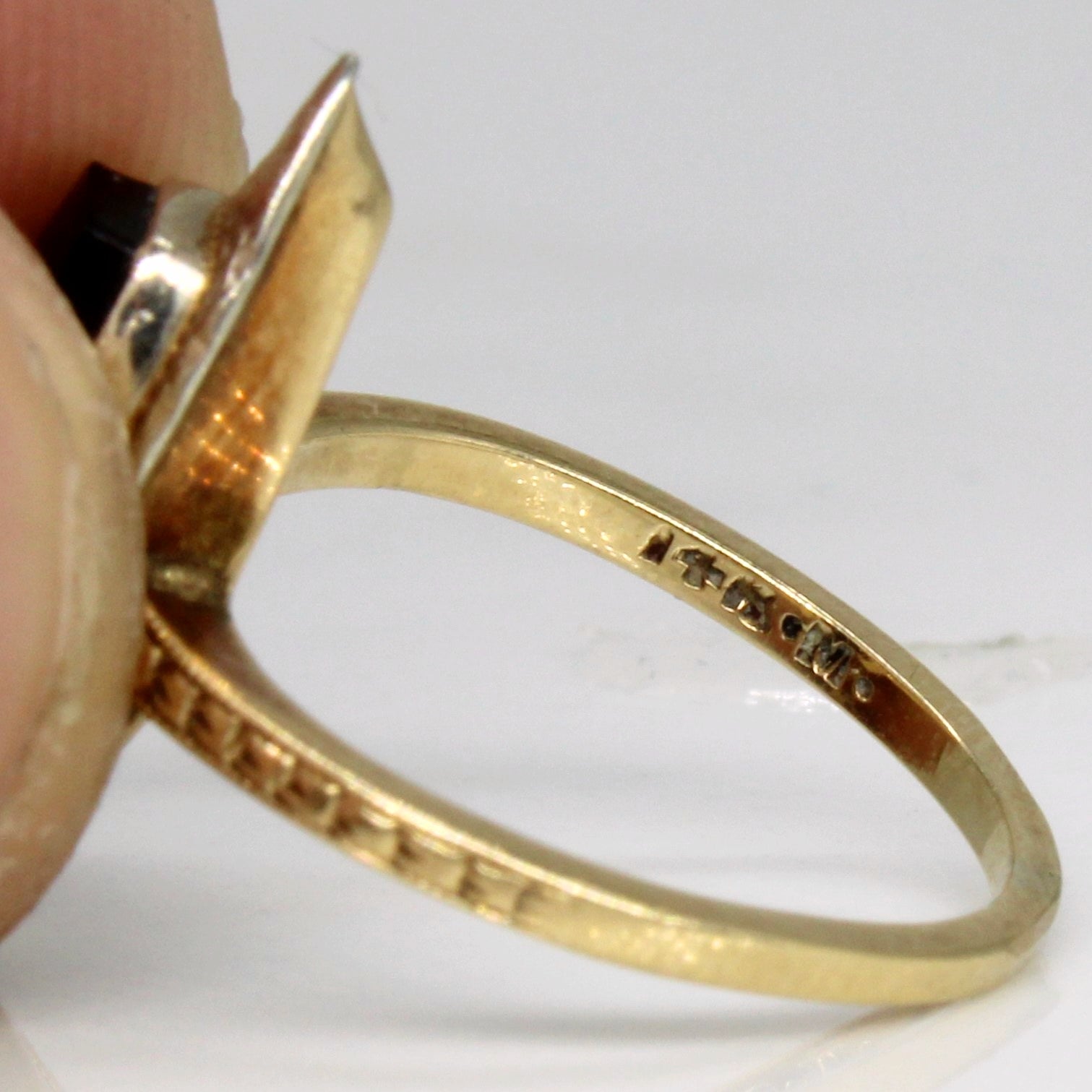 Mid Century Onyx & Pearl Ring | 0.70ct | SZ 3.5 |