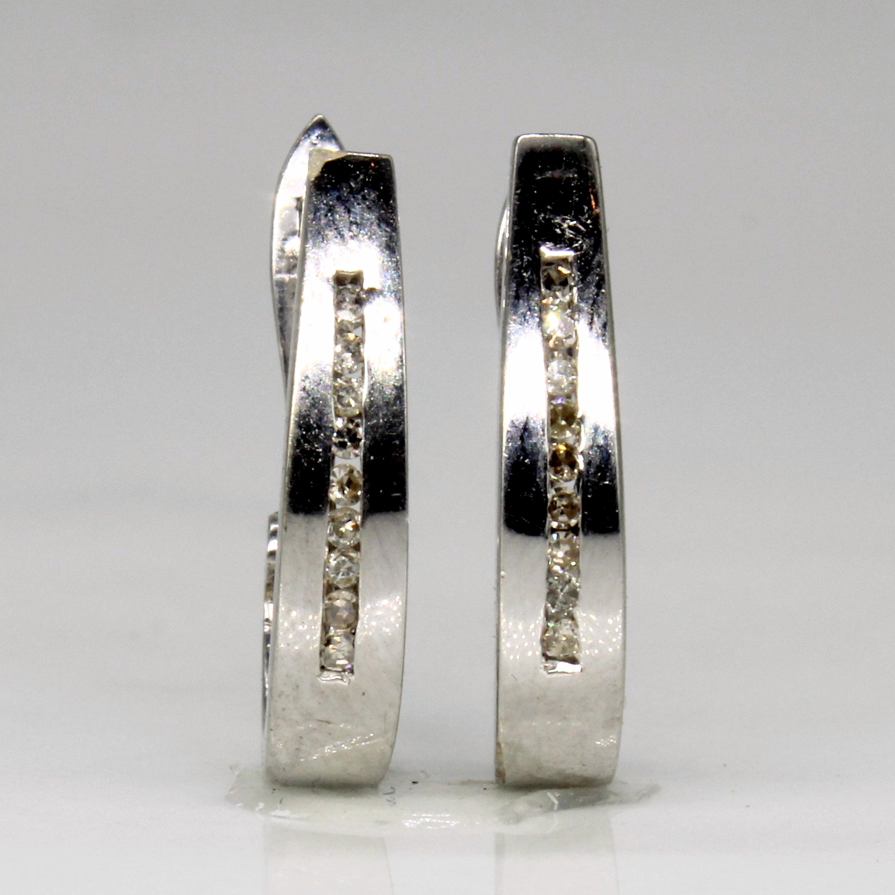 Diamond Huggie Earrings | 0.08ctw |