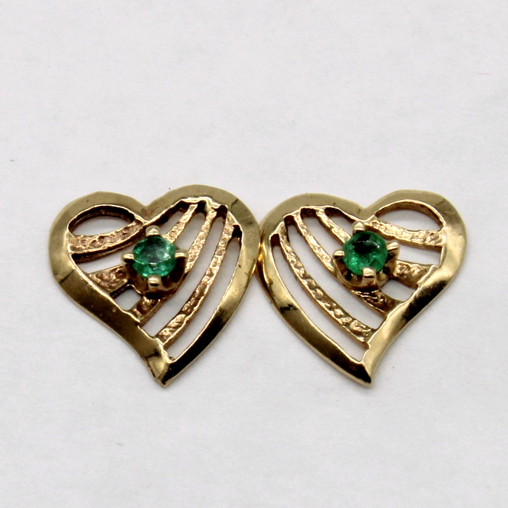 Boucles d'oreilles cœur en émeraude synthétique | 0,04 ct | 