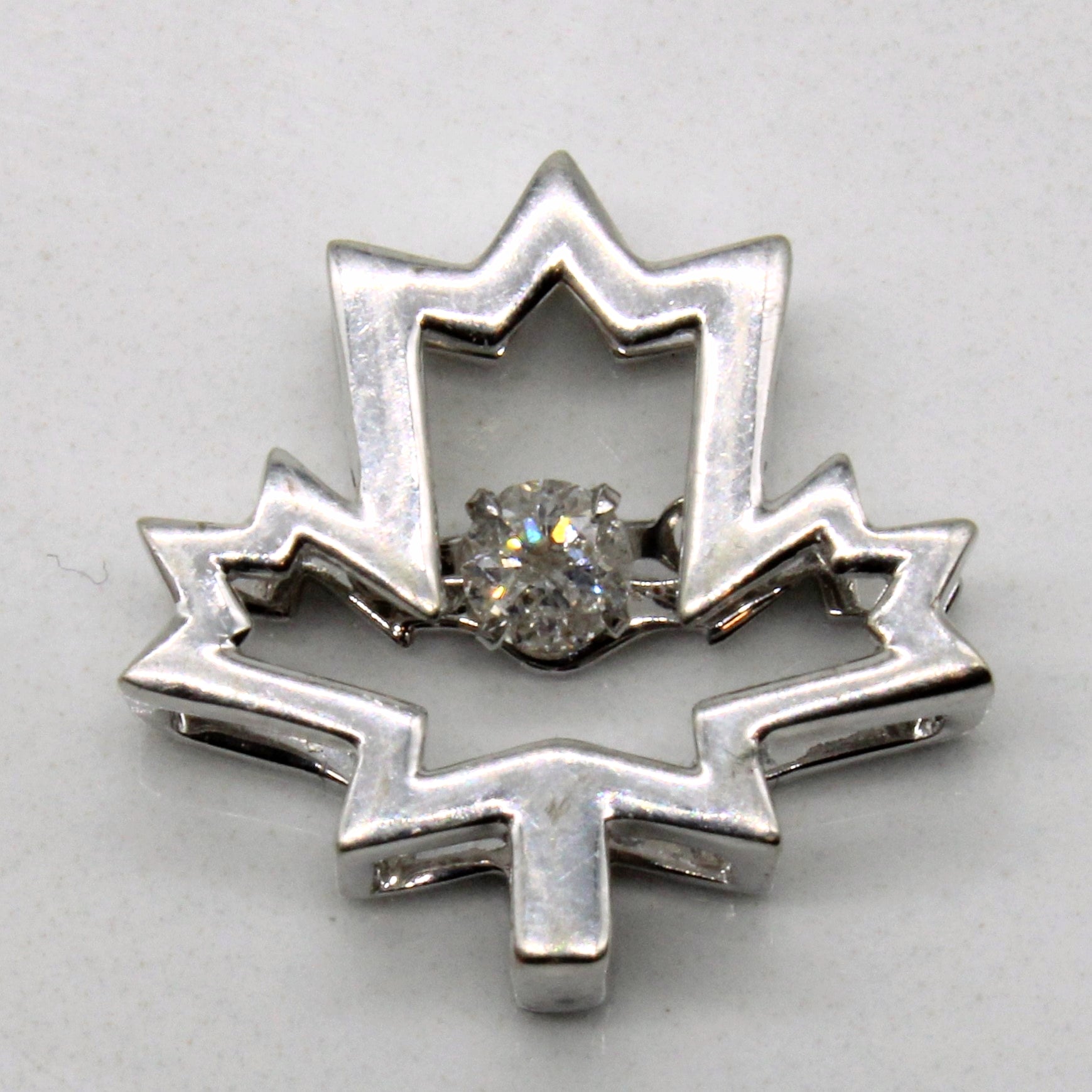 Diamond Maple Leaf Pendant | 0.08ct |