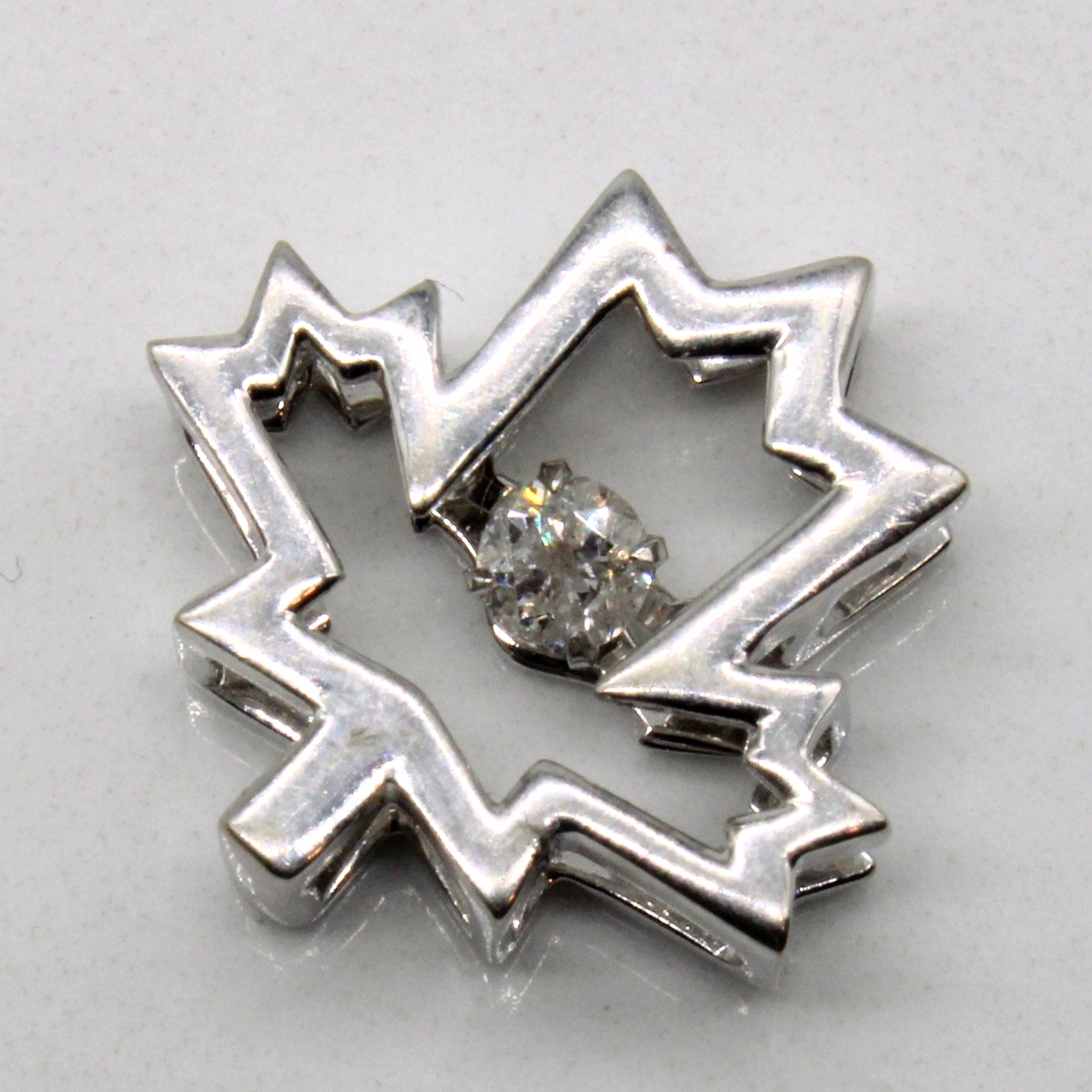 Diamond Maple Leaf Pendant | 0.08ct |