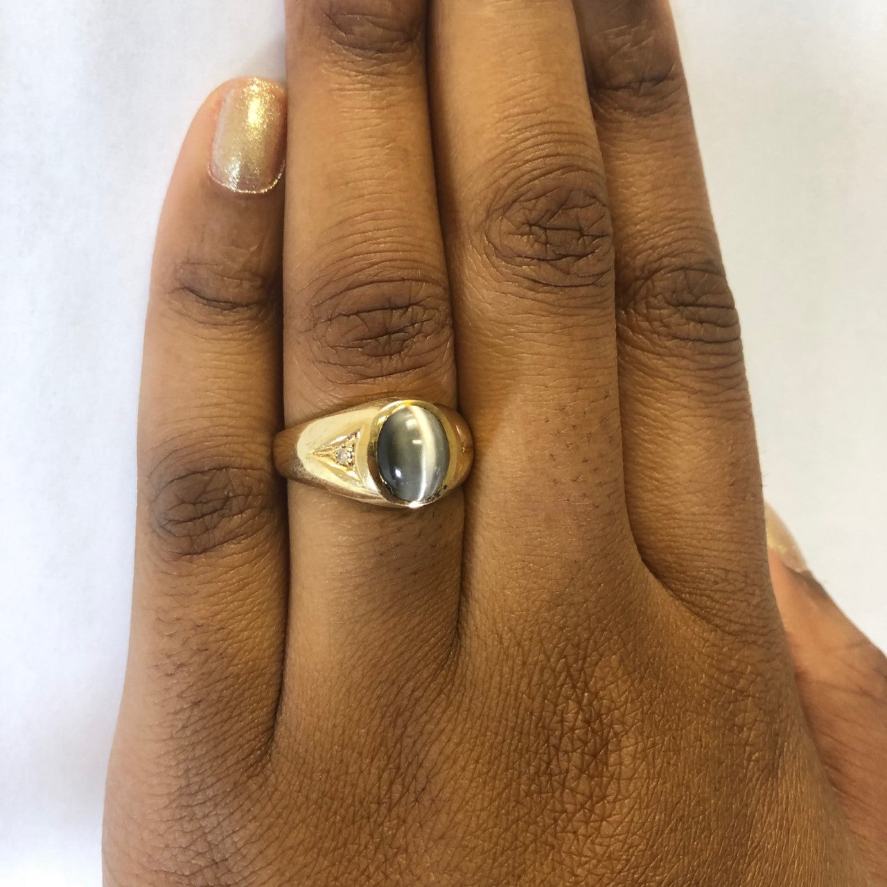 Bague œil-de-chat en verre et diamants | 0,04 ct au total, 3,00 ct | Taille 9,5 | 