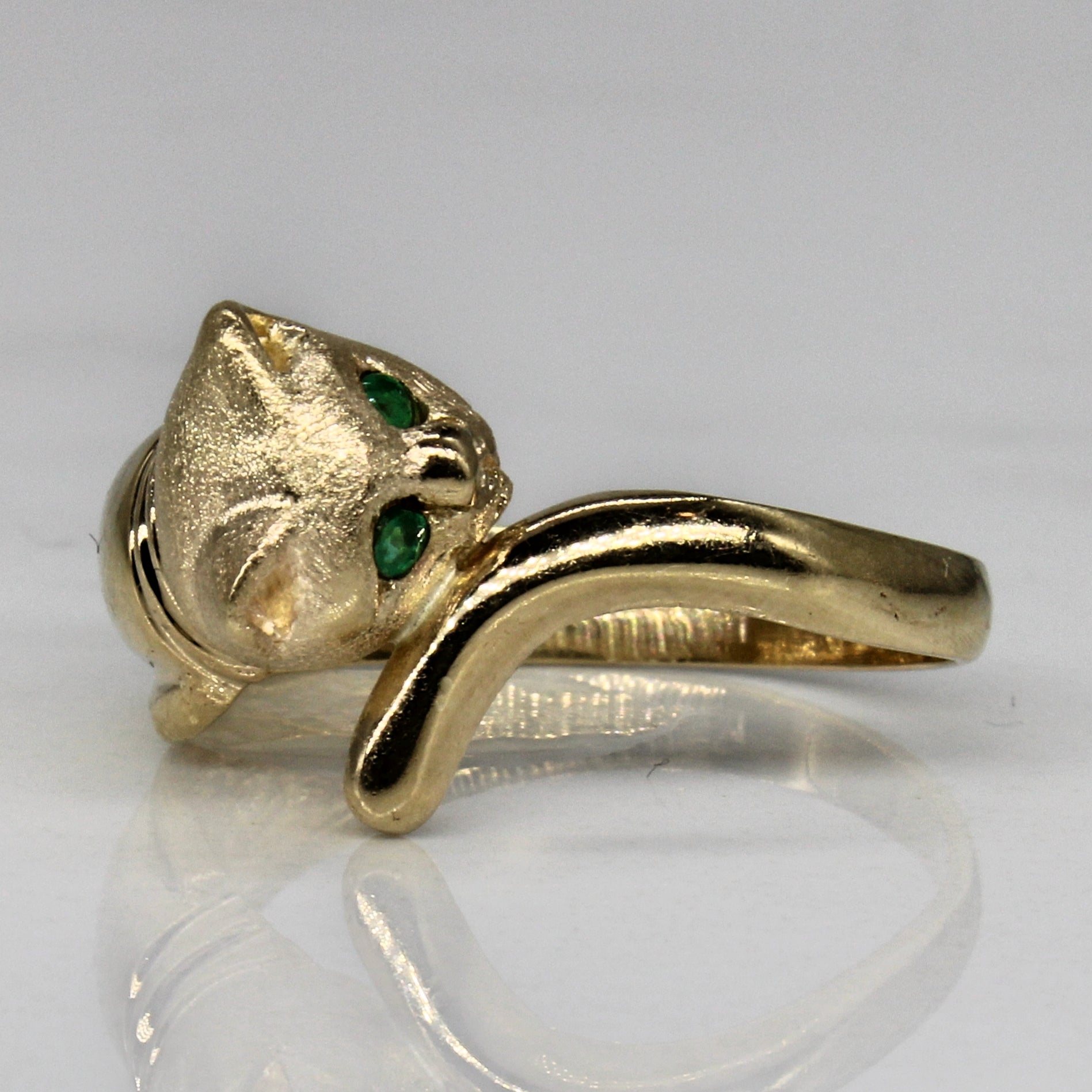 Emerald Eyed Cat Ring | 0.05ctw | SZ 8 |