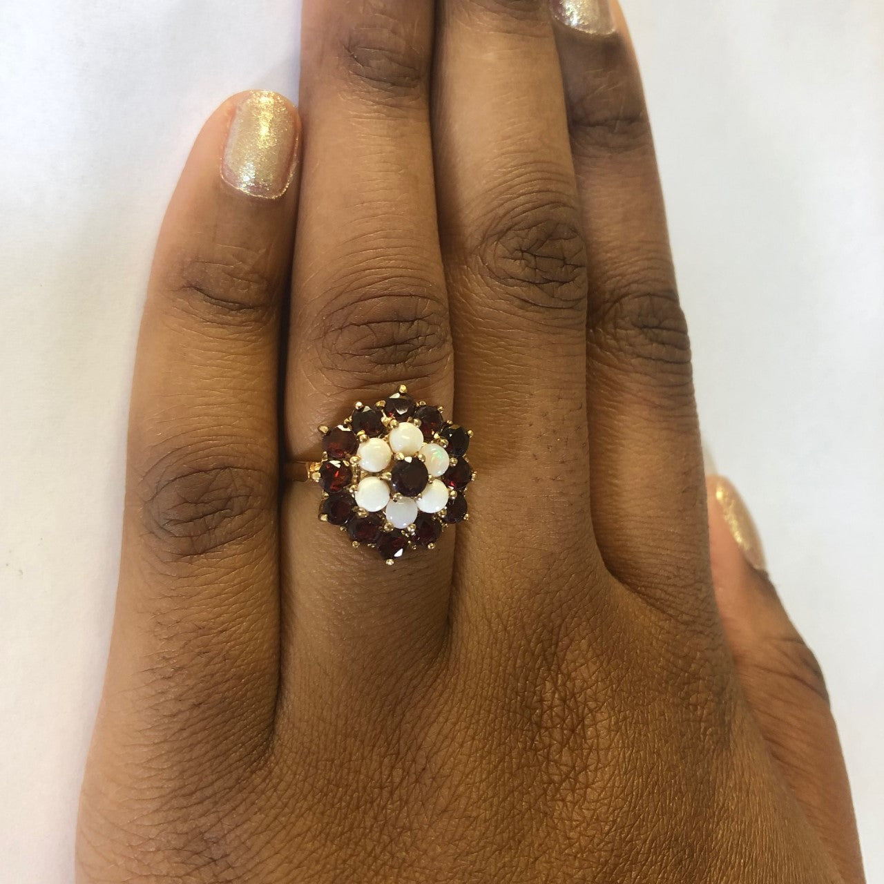Bague cocktail en opale et grenat | 0,72 ct, 3,00 ct | Taille 8 | 