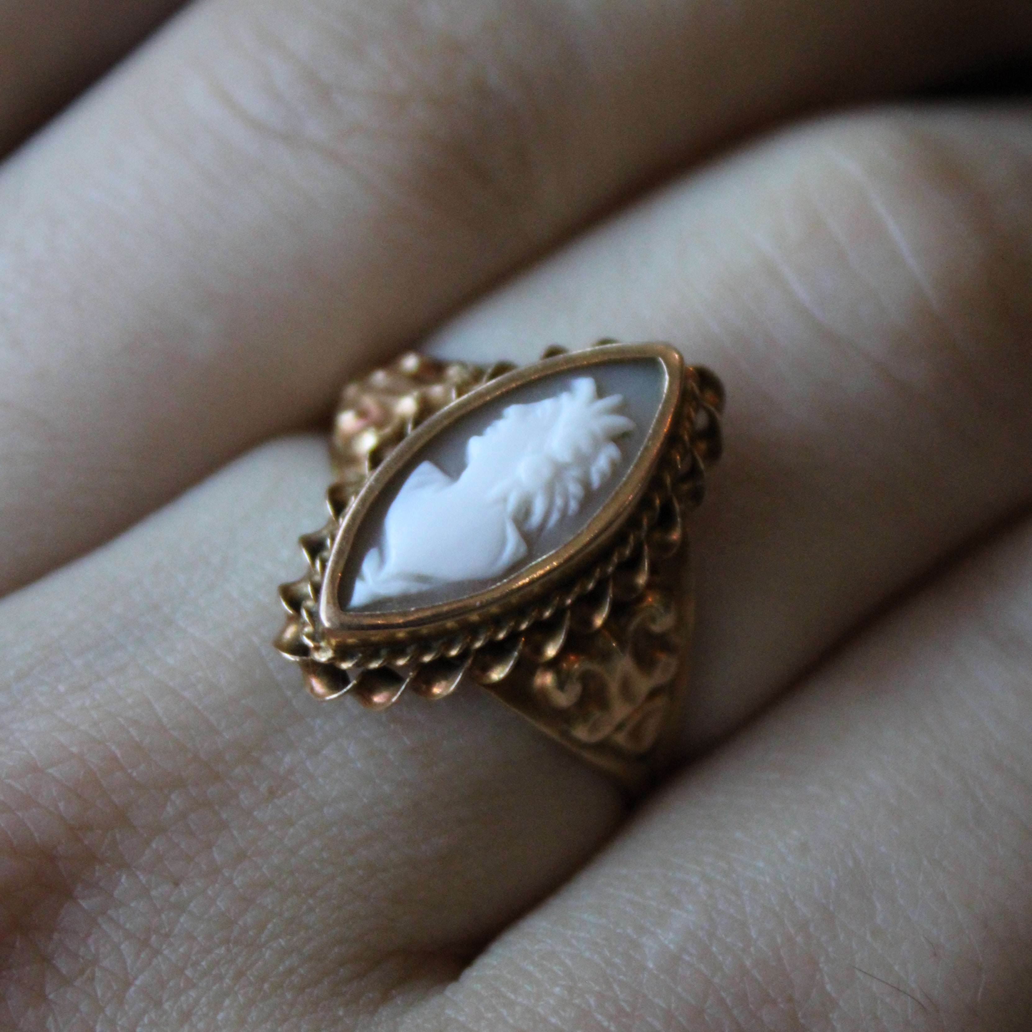 1930s Cameo Navette Ring | 1.10ct | SZ 8.75 |