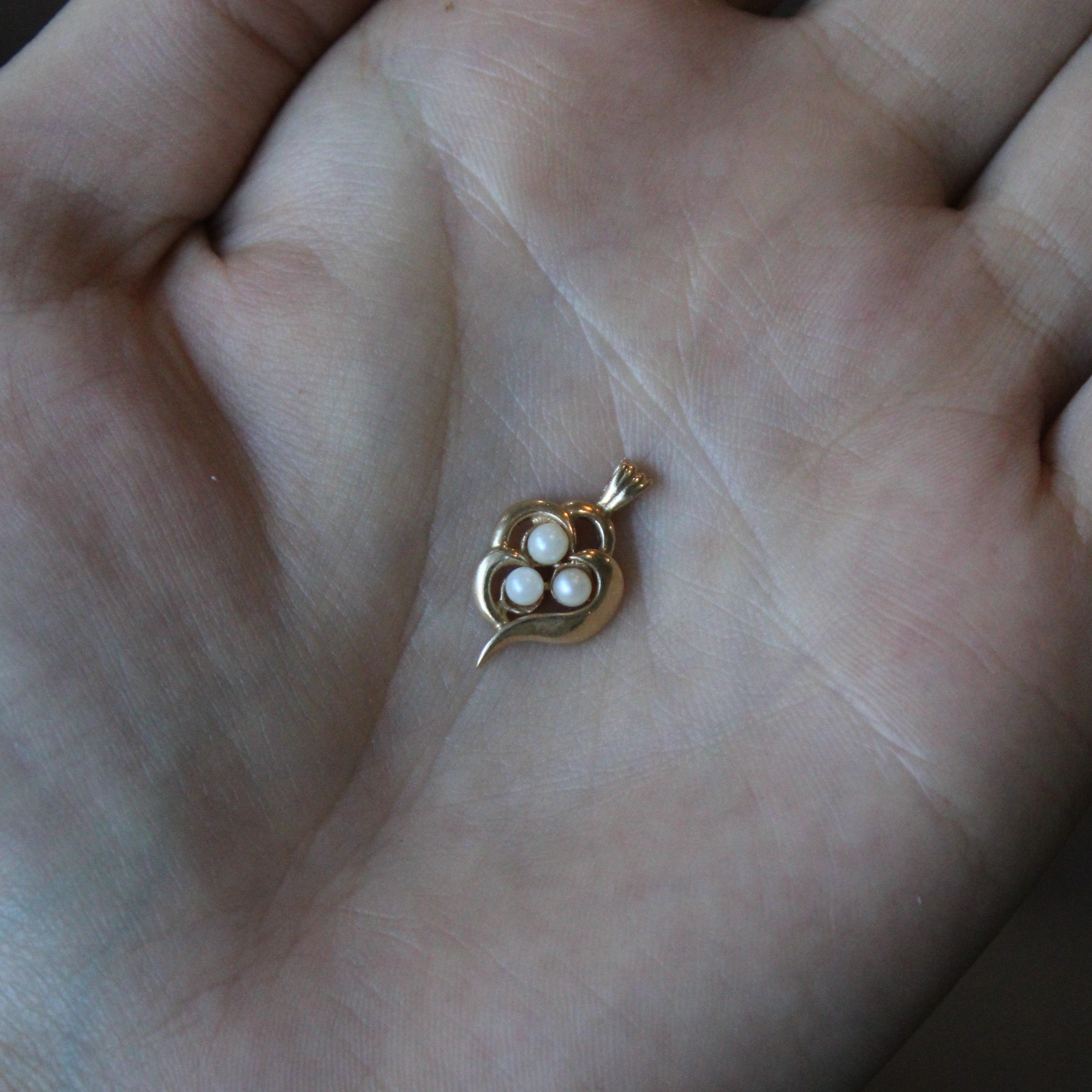 Three Stone Pearl Pendant |