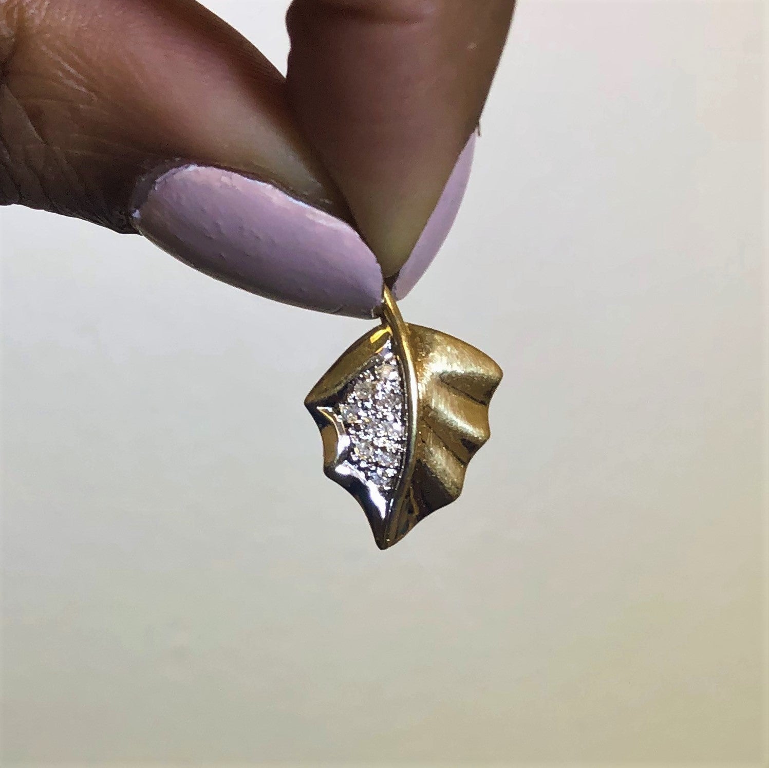 Diamond Leaf Pendant | 0.06ctw |