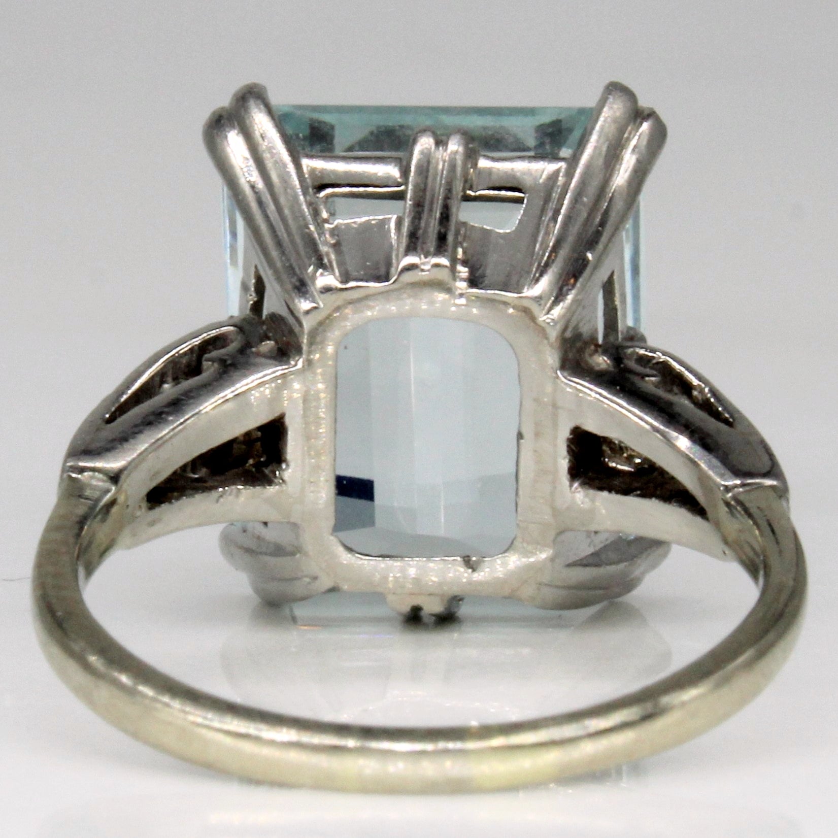Aquamarine & Diamond Cocktail Ring | 8.20ct, 0.10ctw | SZ 5.5 |