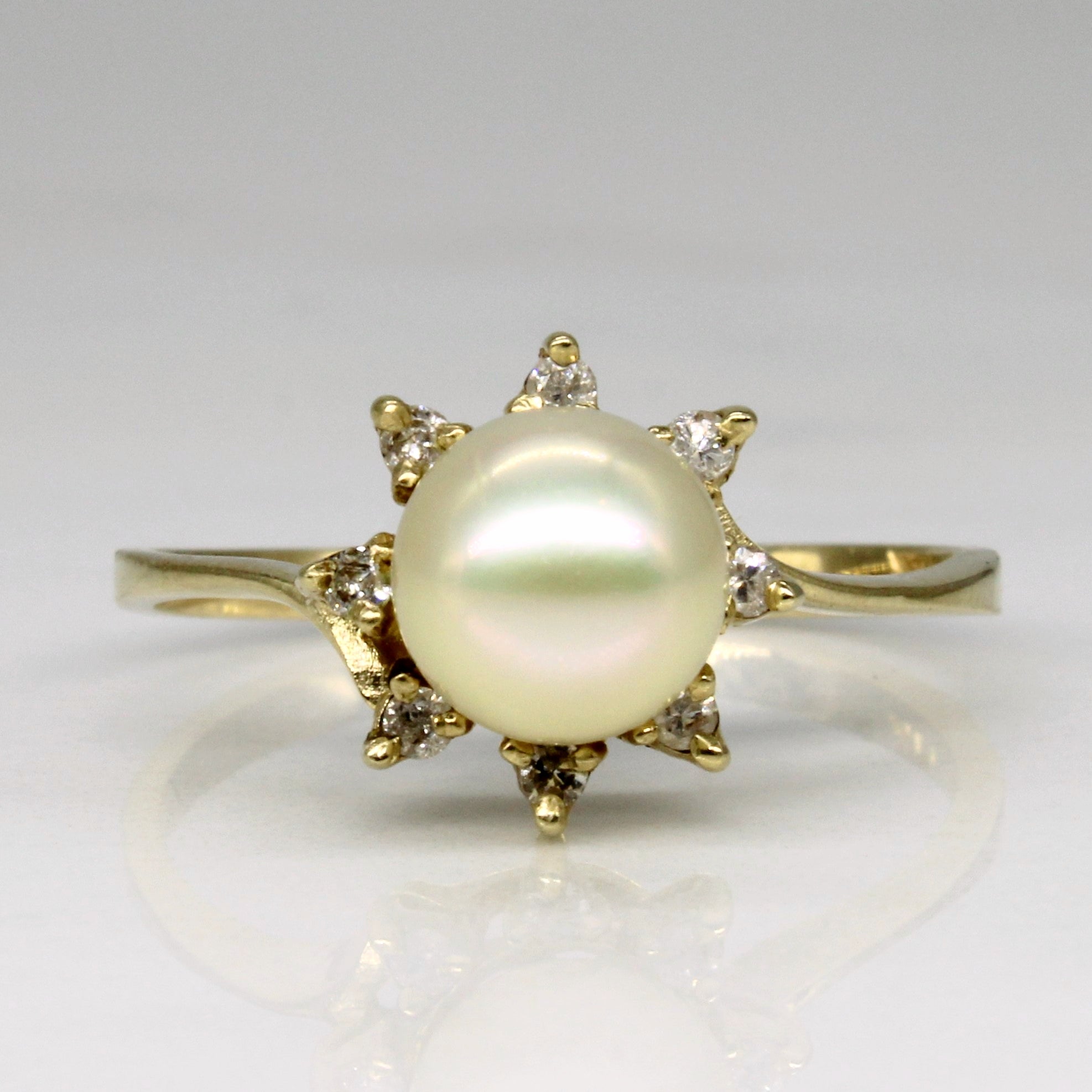 Pearl & Diamond Halo Ring | 0.08ctw | SZ 8 |