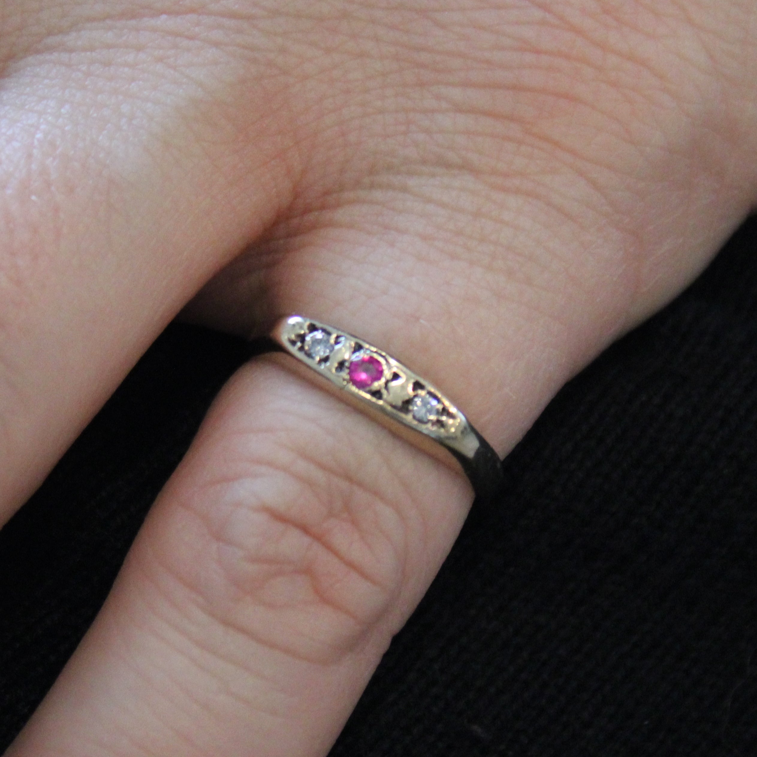 Diamond & Synthetic Ruby Bar Ring | 0.02ctw, 0.02ct | SZ 5 |