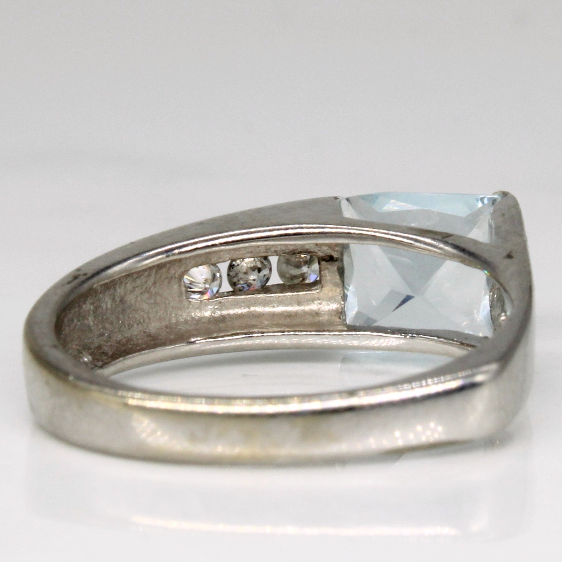Aquamarine & Diamond Bar Ring | 1.40ct, 0.09ctw | SZ 7.25 |