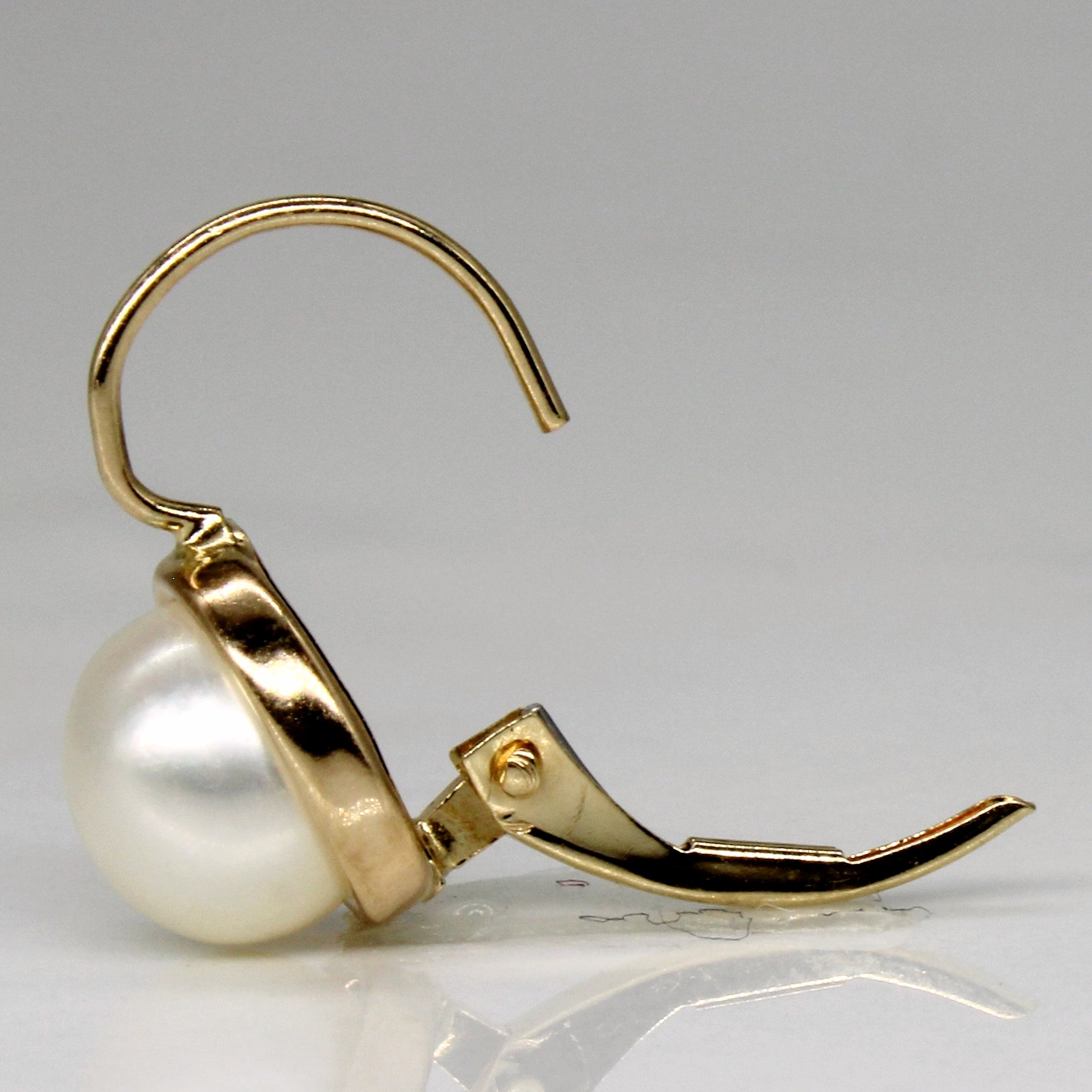 Button Pearl Earrings |
