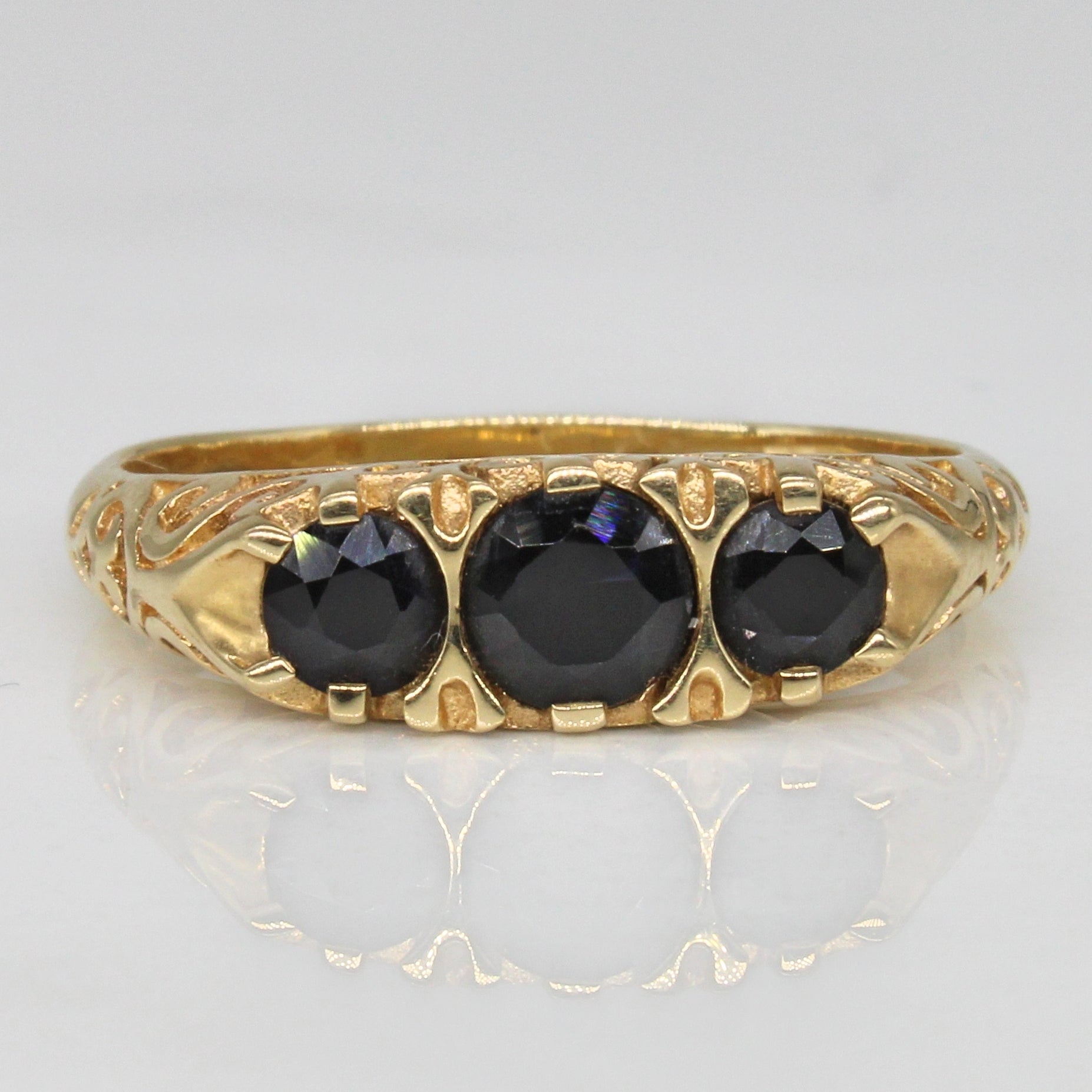 Sapphire Three Stone Ring | 0.90ctw | SZ 9 |