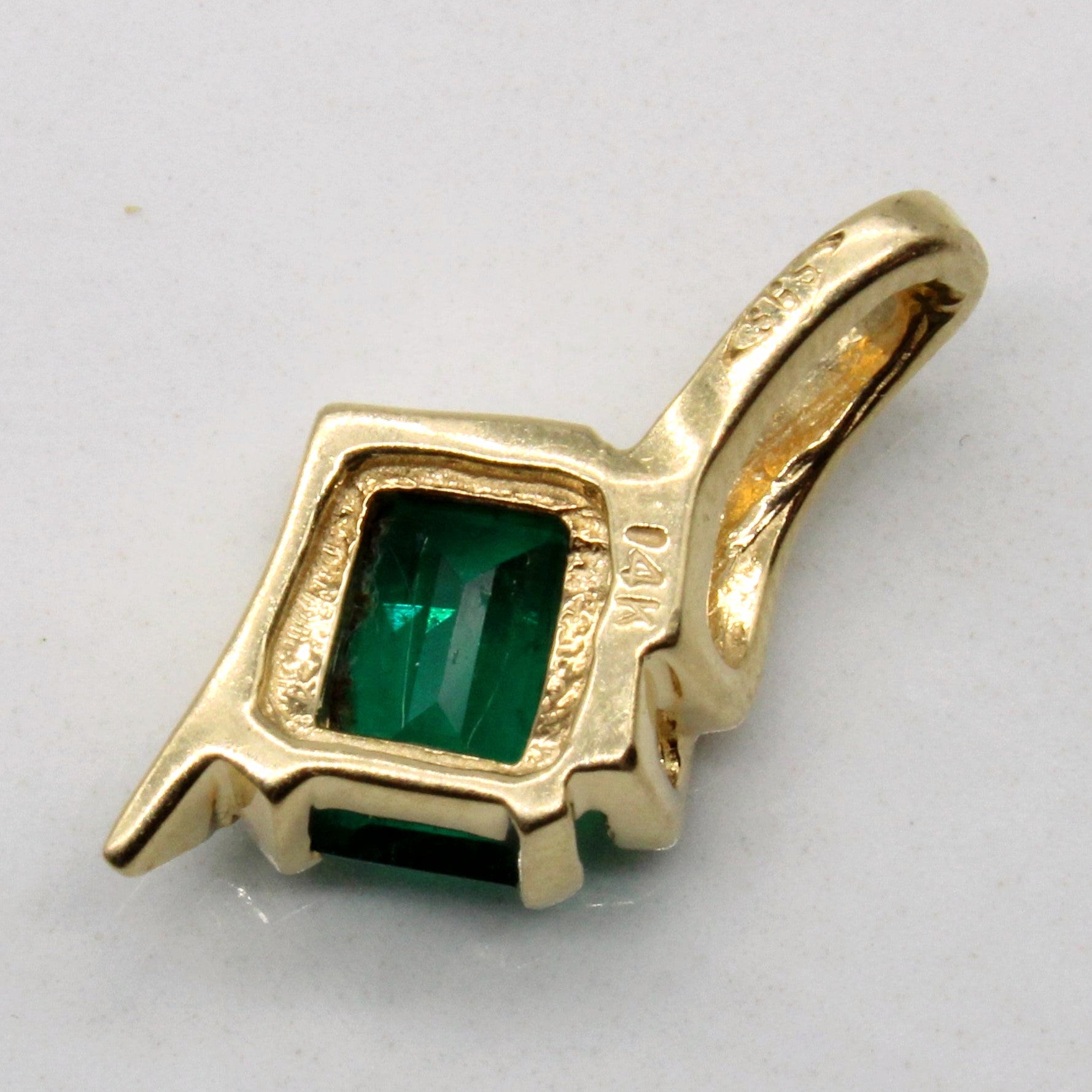 Synthetic Emerald Pendant | 0.75ct |