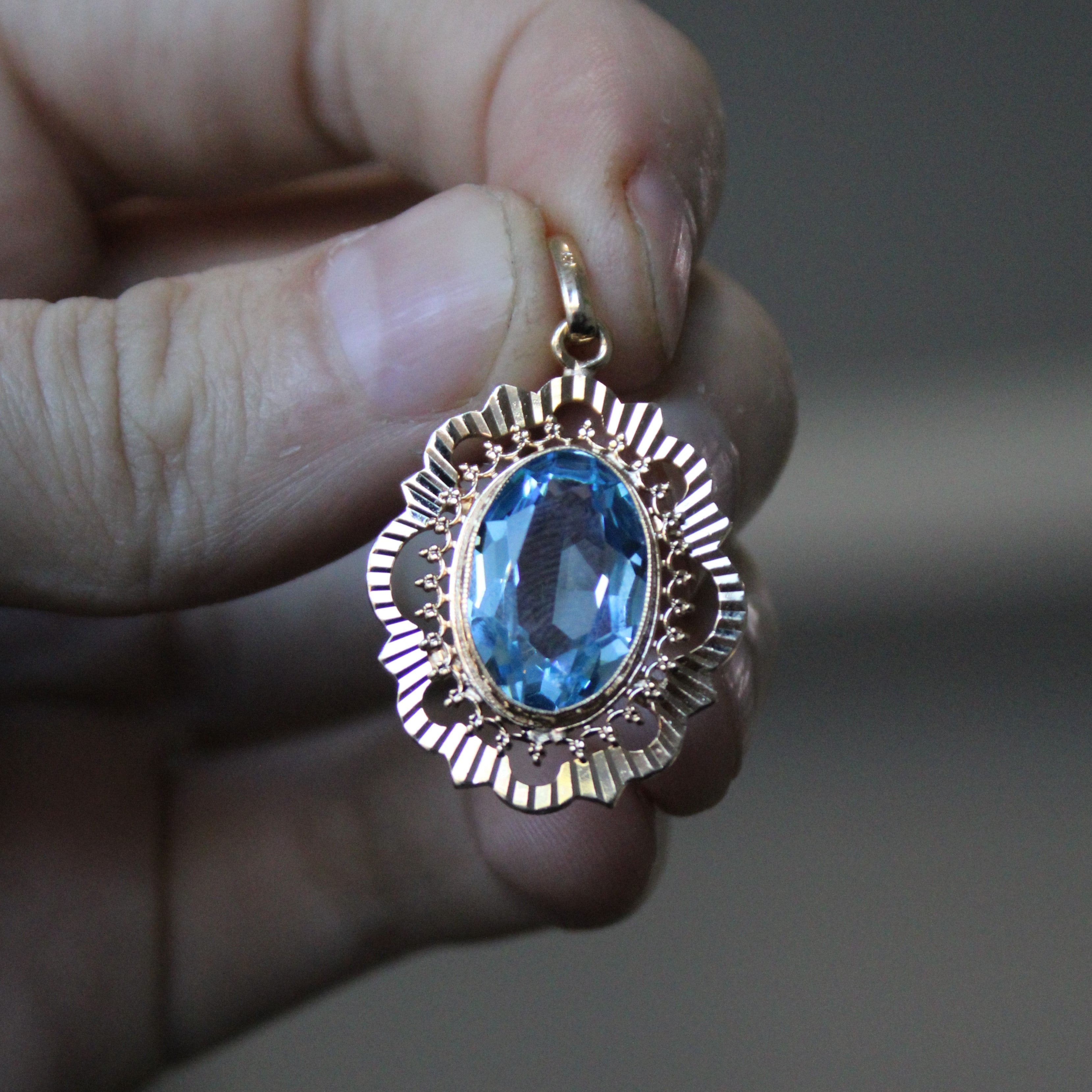 Blue Glass Pendant | 8.25ct |